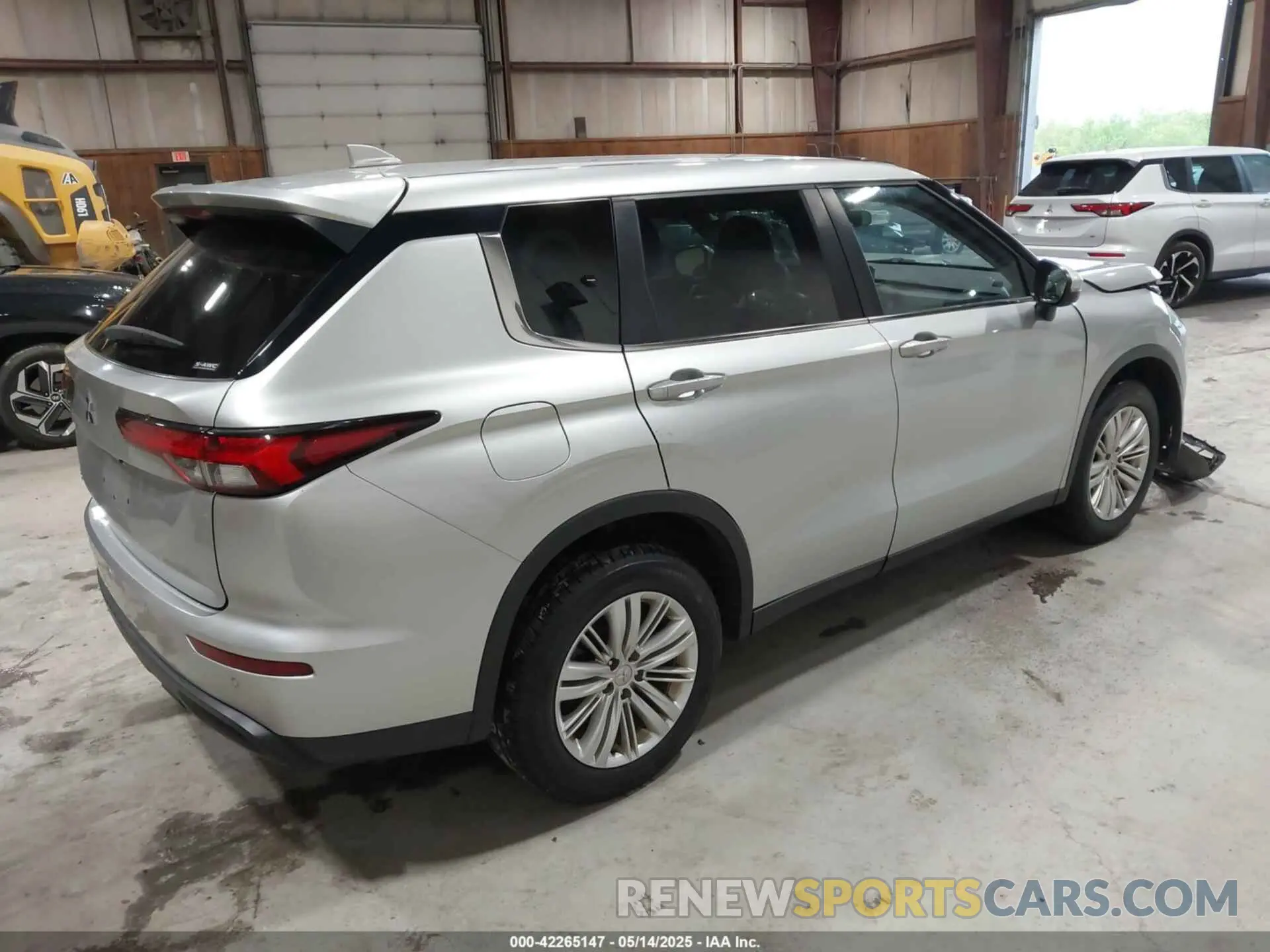 4 Photograph of a damaged car JA4J4TA89NZ033459 MITSUBISHI OUTLANDER 2022