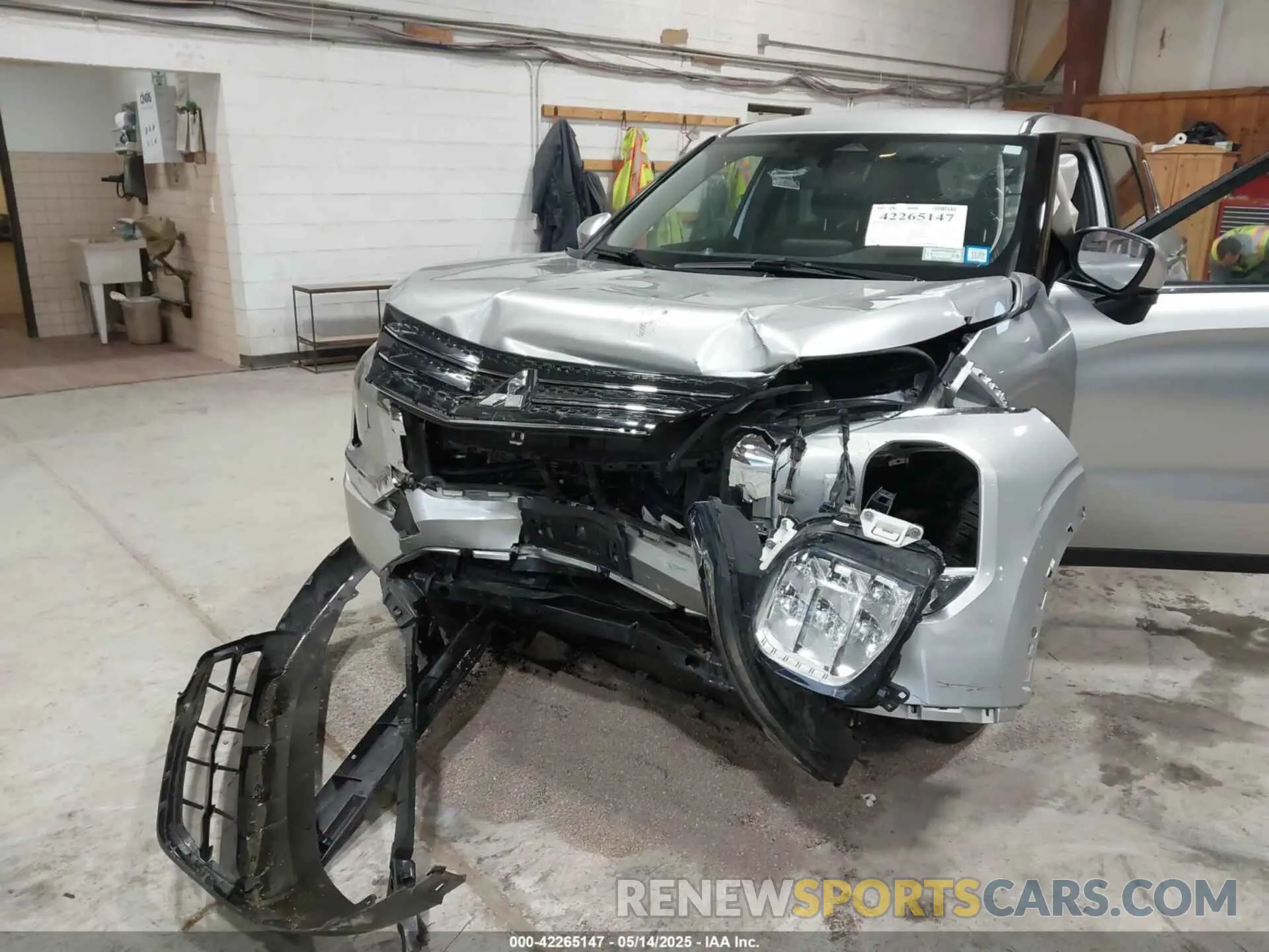 6 Photograph of a damaged car JA4J4TA89NZ033459 MITSUBISHI OUTLANDER 2022