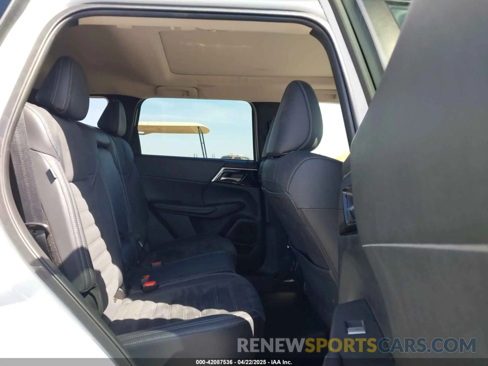 8 Фотография поврежденного автомобиля JA4J4UA80NZ038832 MITSUBISHI OUTLANDER 2022