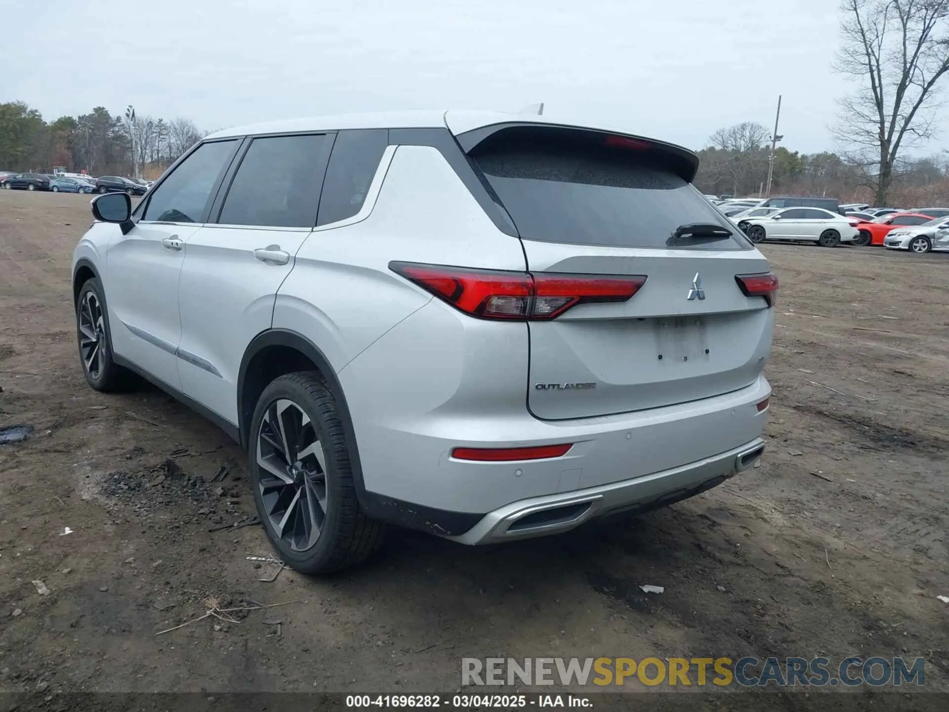 3 Фотография поврежденного автомобиля JA4J4UA80NZ053878 MITSUBISHI OUTLANDER 2022