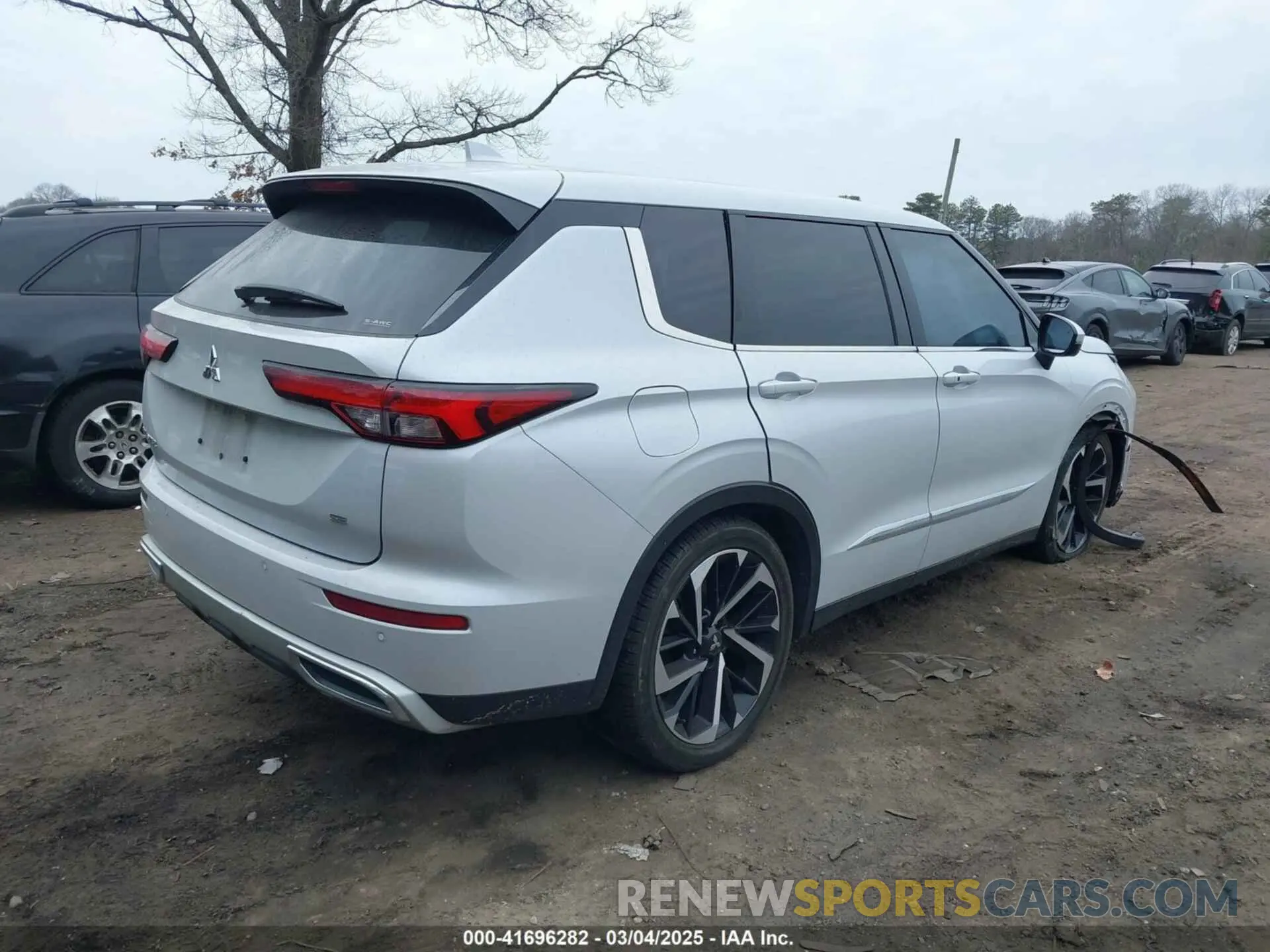 4 Фотография поврежденного автомобиля JA4J4UA80NZ053878 MITSUBISHI OUTLANDER 2022