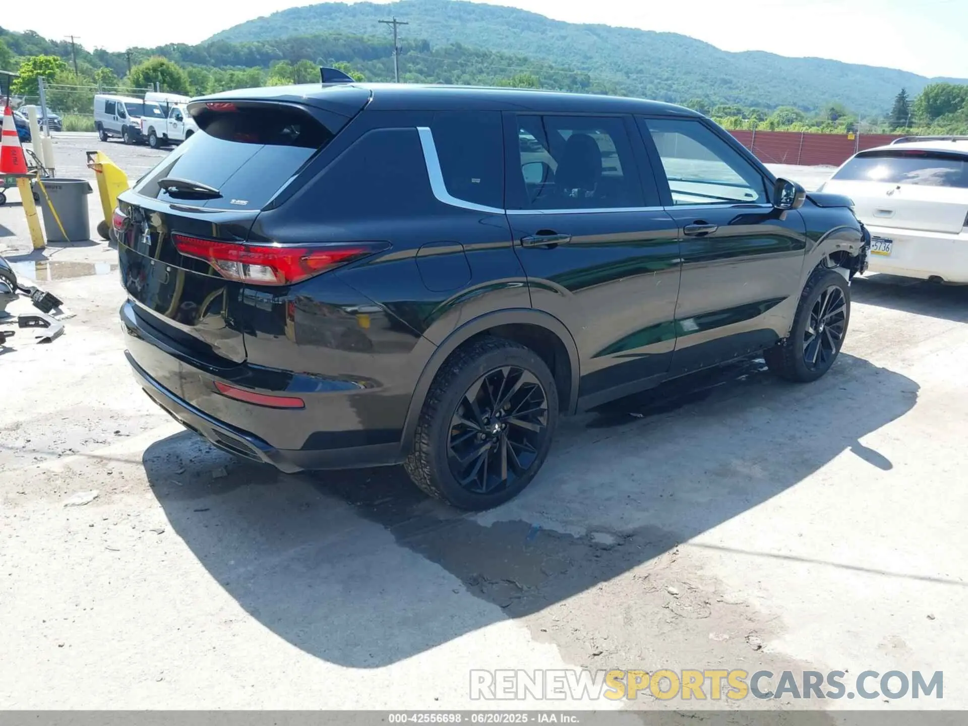 4 Фотография поврежденного автомобиля JA4J4UA80NZ056022 MITSUBISHI OUTLANDER 2022