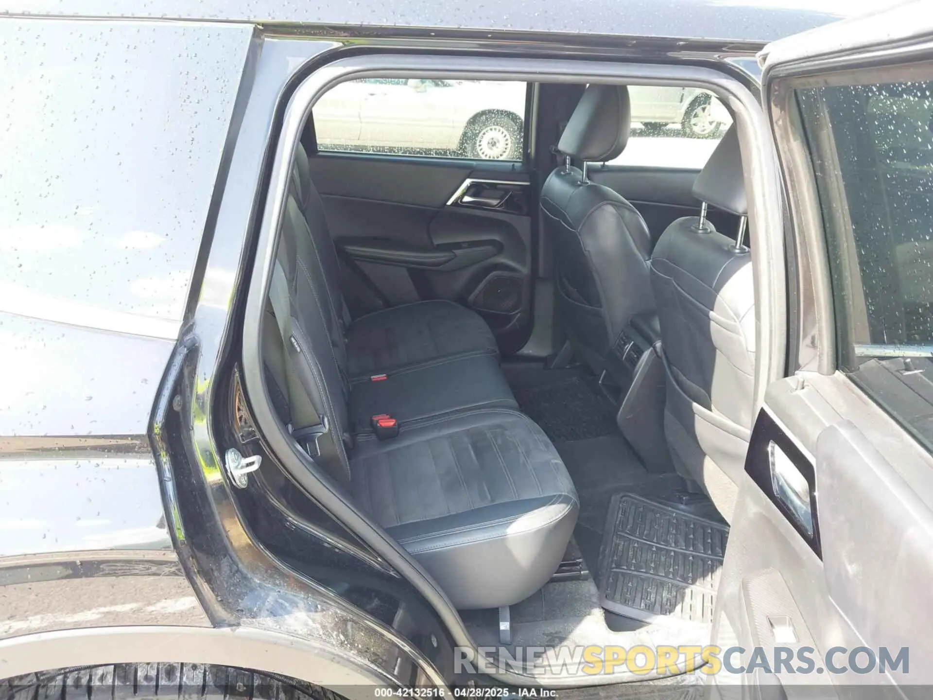 8 Фотография поврежденного автомобиля JA4J4UA83NZ048383 MITSUBISHI OUTLANDER 2022