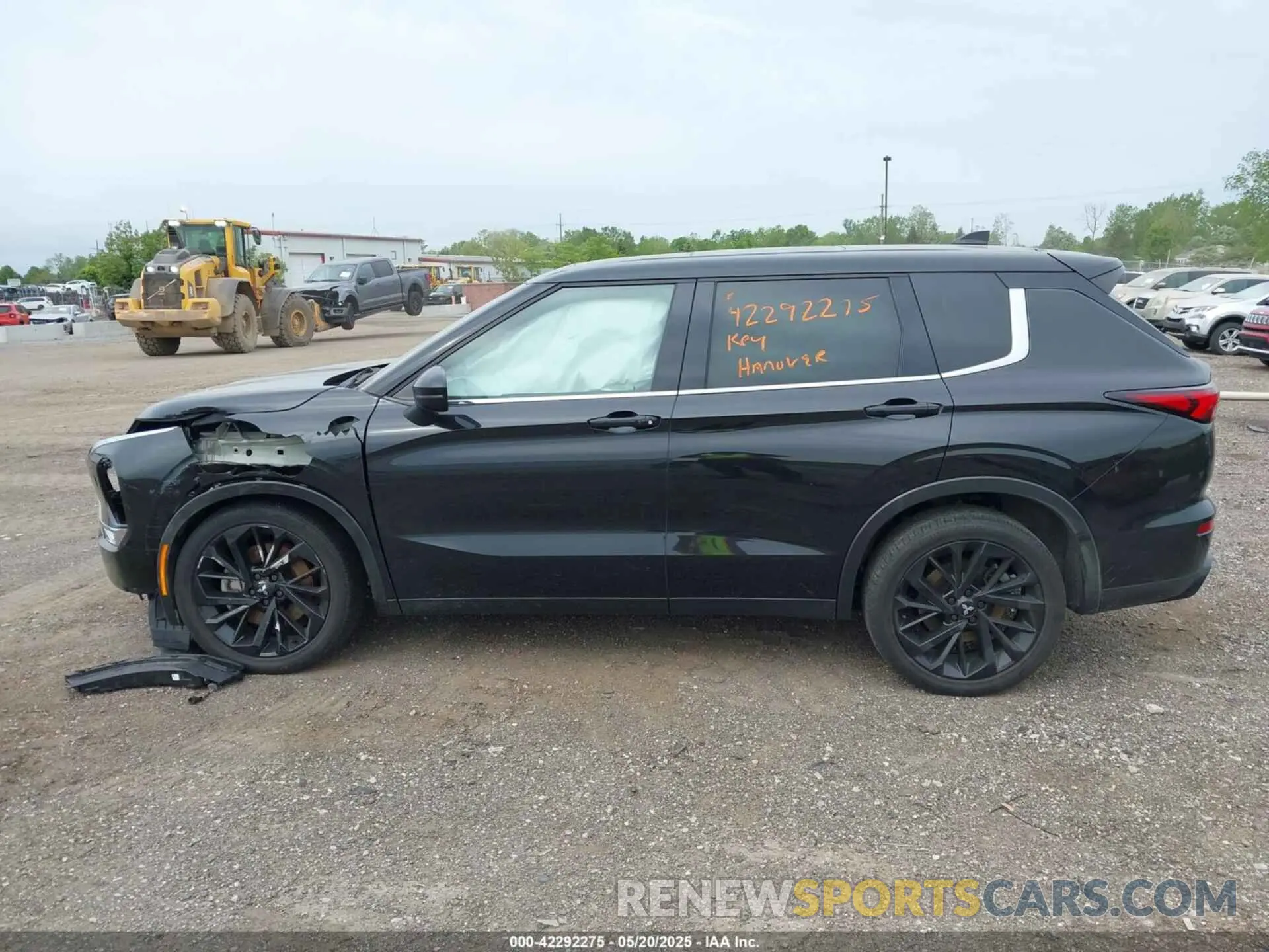 14 Photograph of a damaged car JA4J4UA83NZ067208 MITSUBISHI OUTLANDER 2022