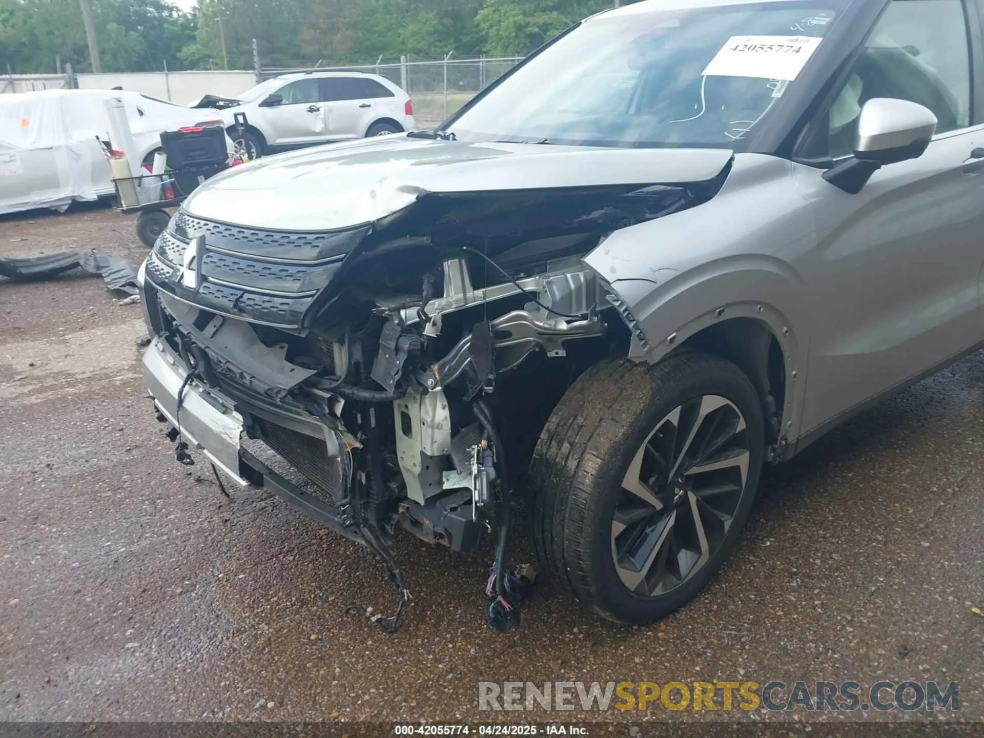 18 Photograph of a damaged car JA4J4UA84NZ052121 MITSUBISHI OUTLANDER 2022