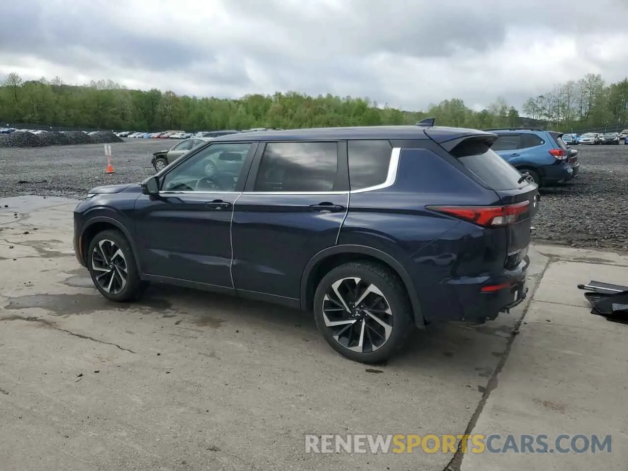 2 Photograph of a damaged car JA4J4UA85NZ009200 MITSUBISHI OUTLANDER 2022