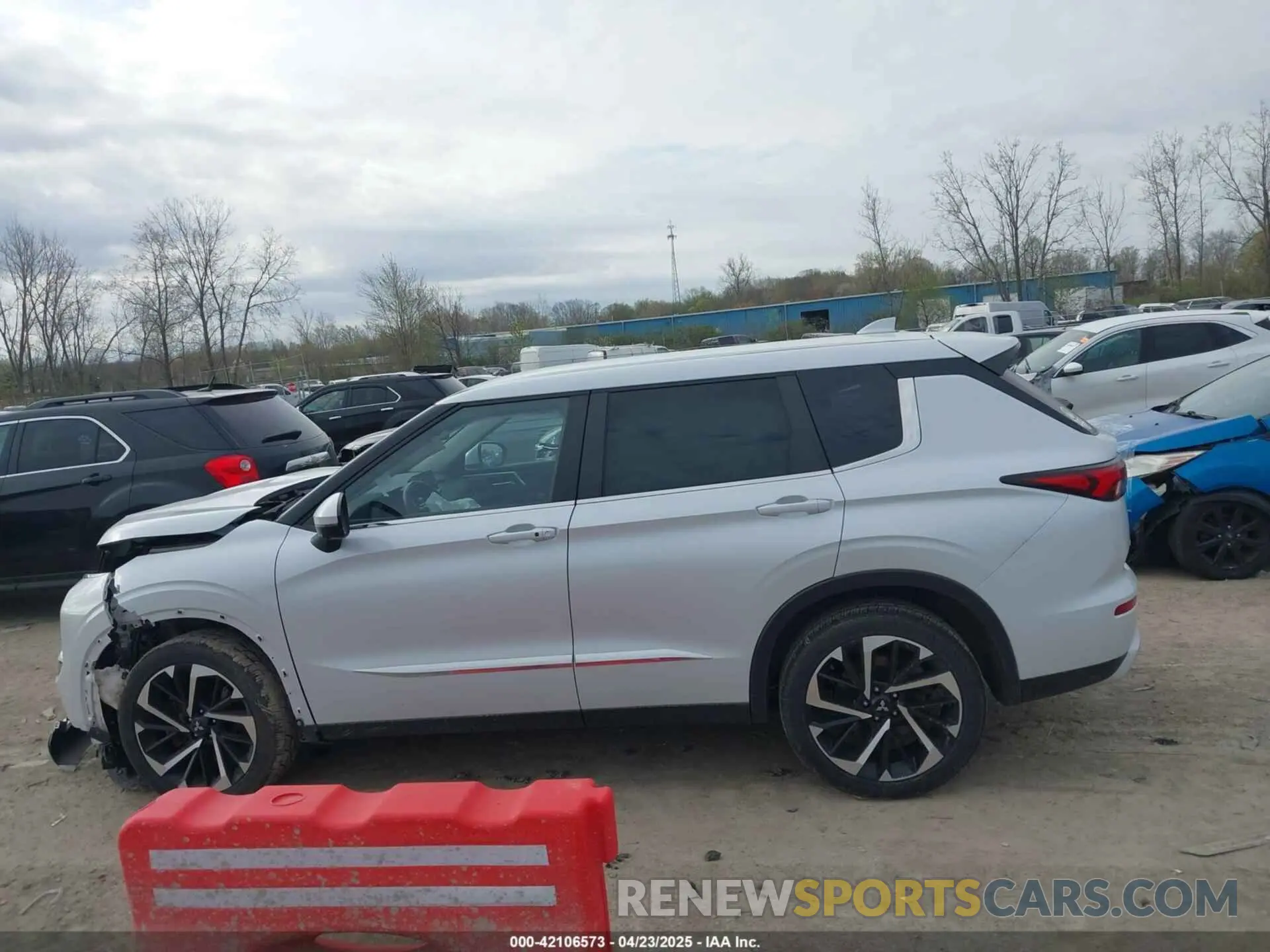 14 Photograph of a damaged car JA4J4UA85NZ036591 MITSUBISHI OUTLANDER 2022