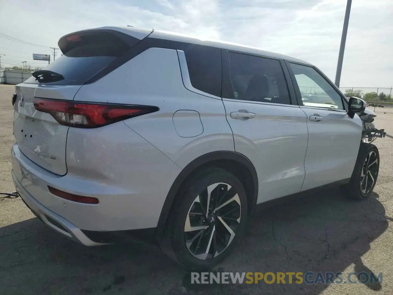 3 Фотография поврежденного автомобиля JA4J4UA86NZ068613 MITSUBISHI OUTLANDER 2022