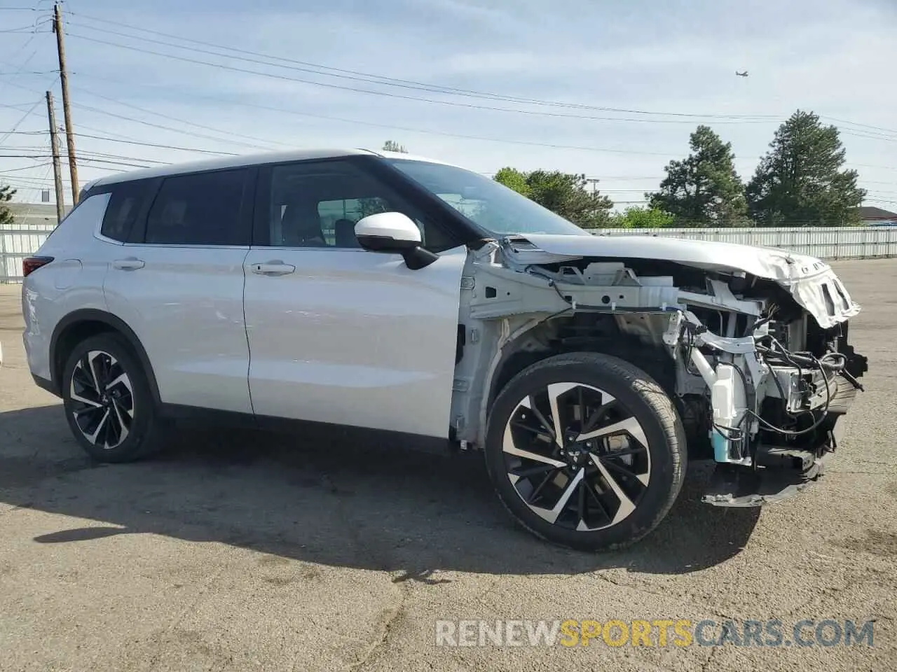 4 Фотография поврежденного автомобиля JA4J4UA86NZ068613 MITSUBISHI OUTLANDER 2022