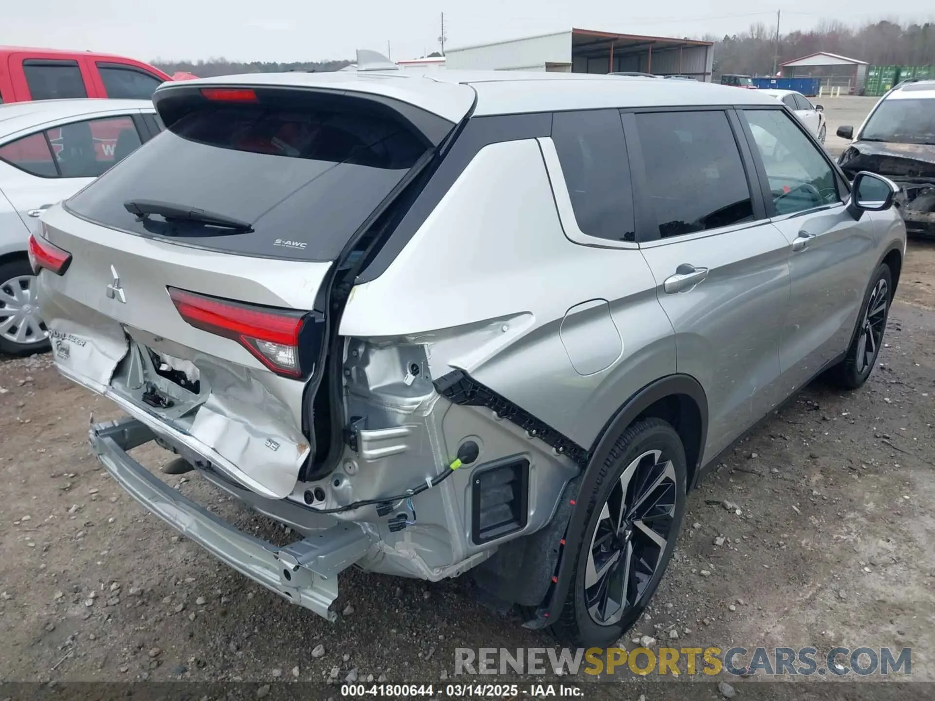 4 Photograph of a damaged car JA4J4UA89NZ068444 MITSUBISHI OUTLANDER 2022