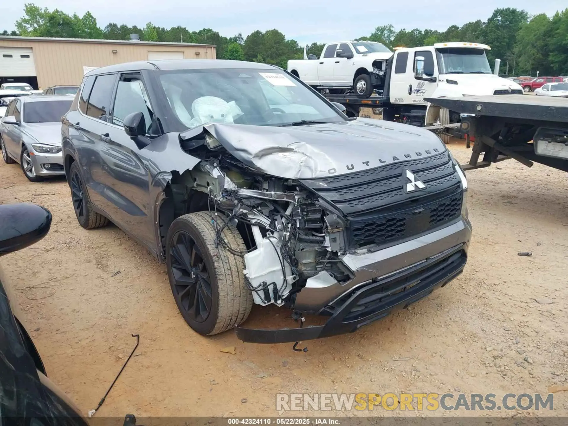 1 Фотография поврежденного автомобиля JA4J4UA89NZ069450 MITSUBISHI OUTLANDER 2022