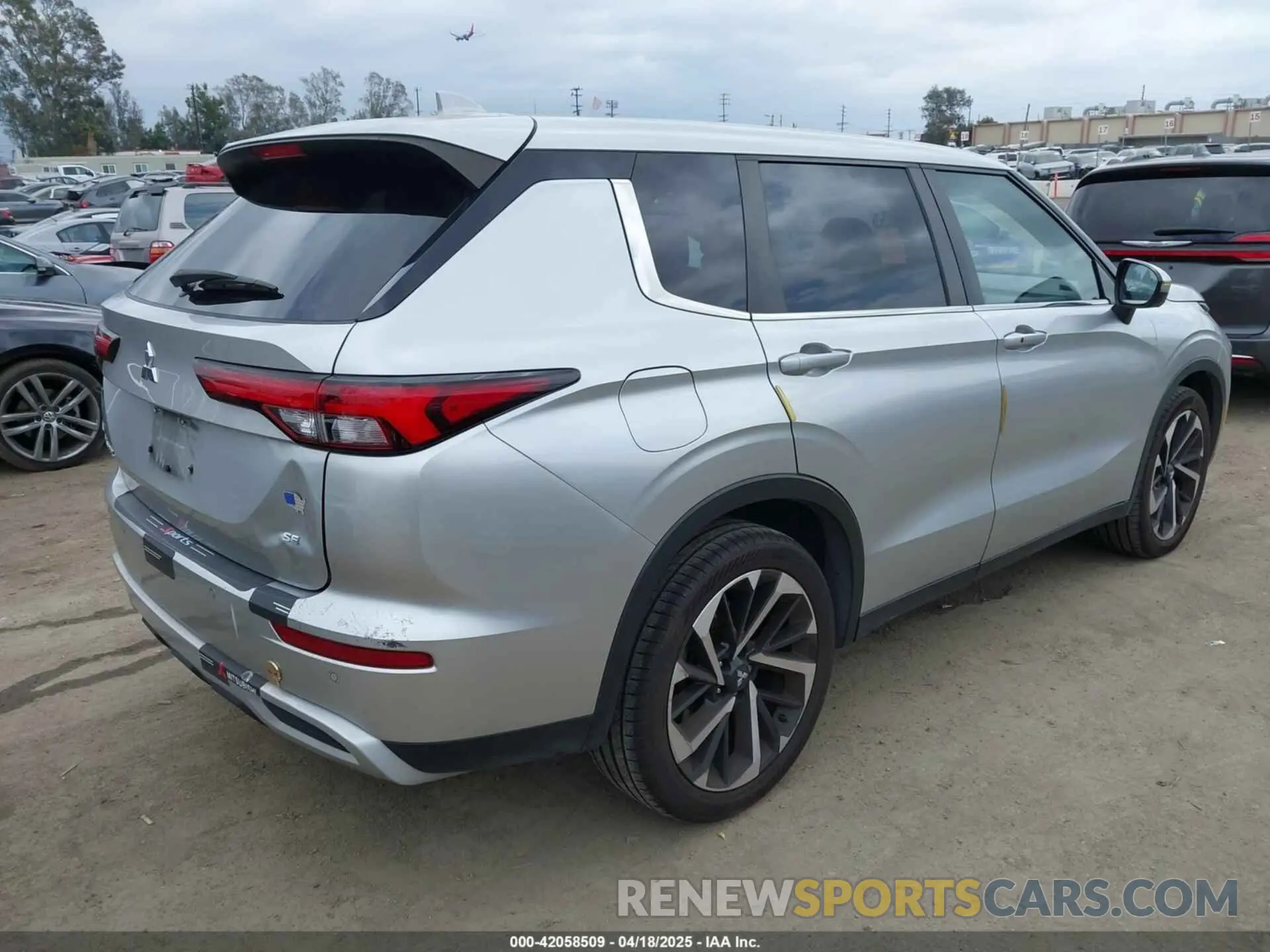 4 Фотография поврежденного автомобиля JA4J4UA8XNZ021780 MITSUBISHI OUTLANDER 2022