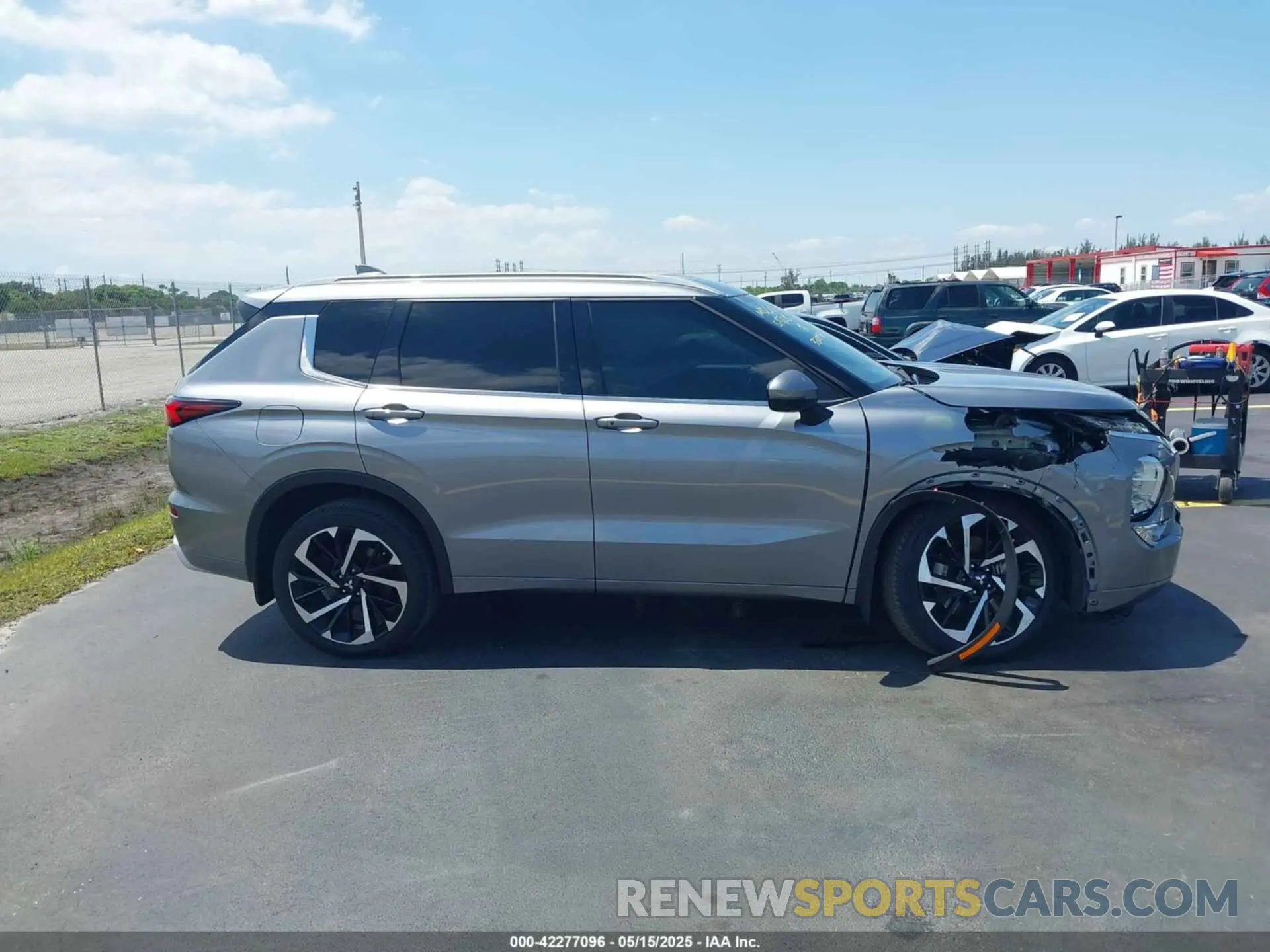 13 Photograph of a damaged car JA4J4VA82NZ087097 MITSUBISHI OUTLANDER 2022