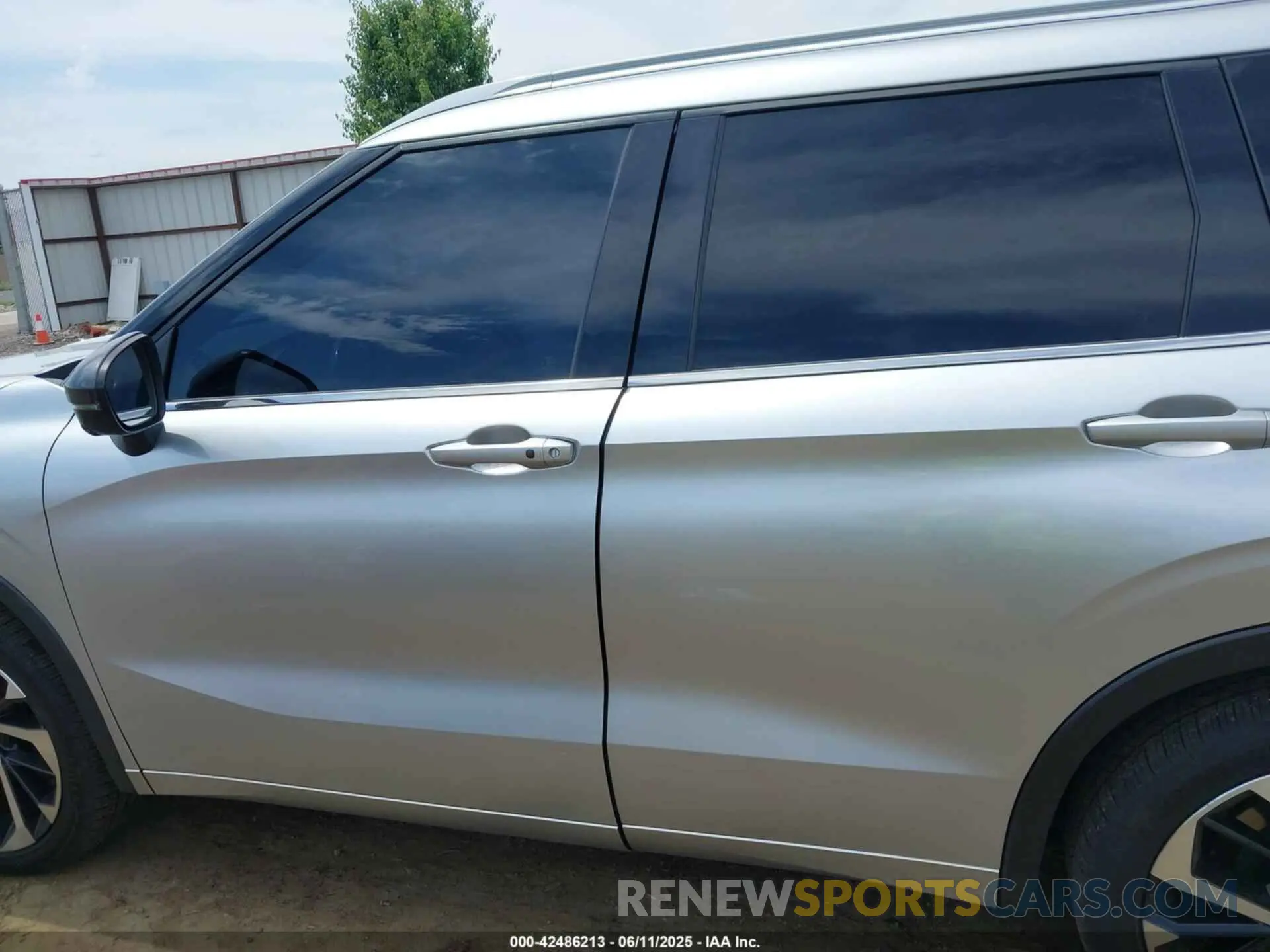 14 Photograph of a damaged car JA4J4VA86NZ039148 MITSUBISHI OUTLANDER 2022