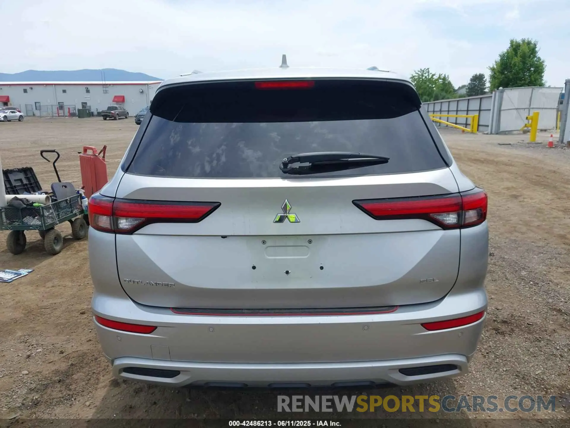 16 Photograph of a damaged car JA4J4VA86NZ039148 MITSUBISHI OUTLANDER 2022