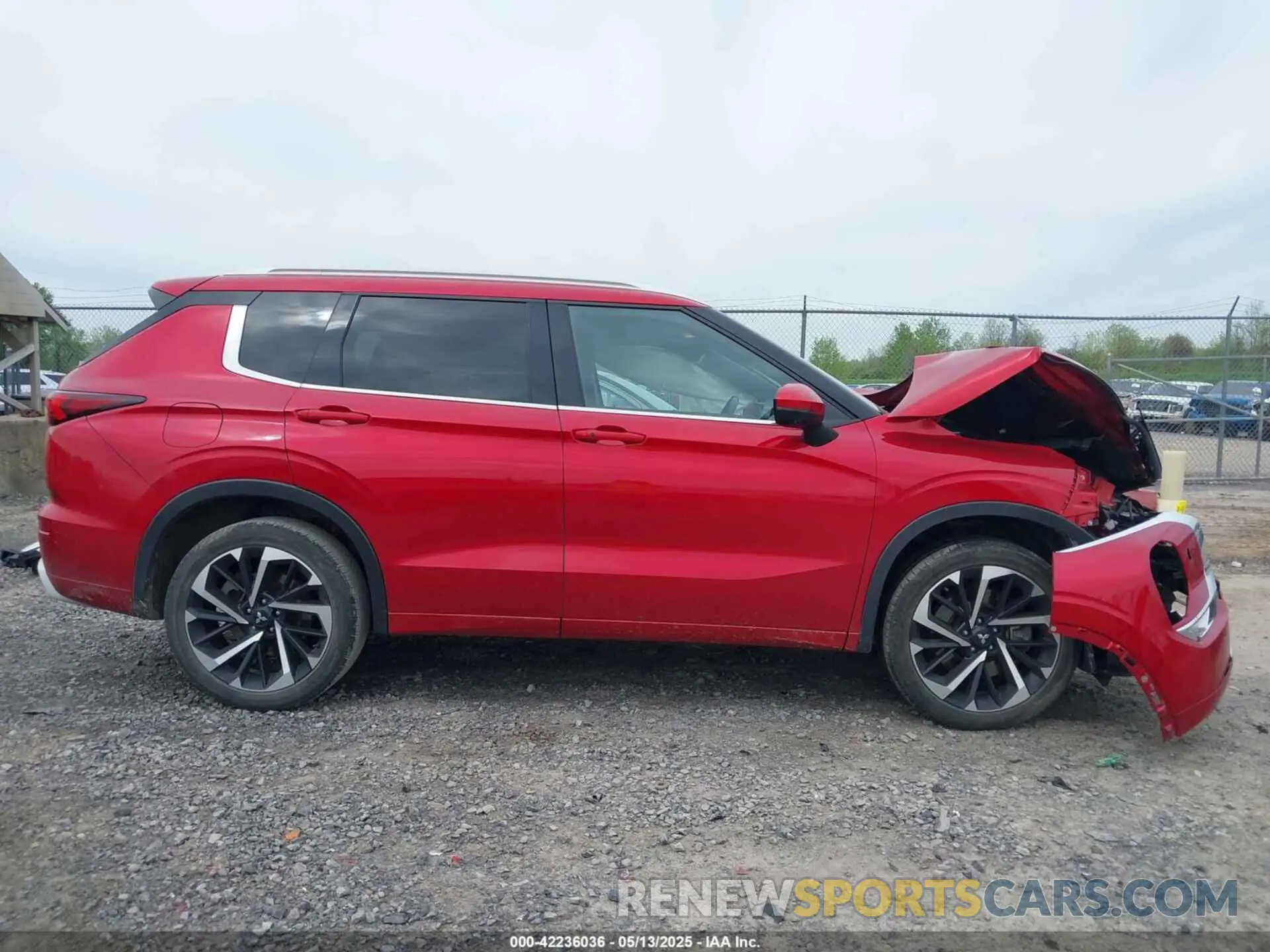 14 Photograph of a damaged car JA4J4VA88NZ015658 MITSUBISHI OUTLANDER 2022