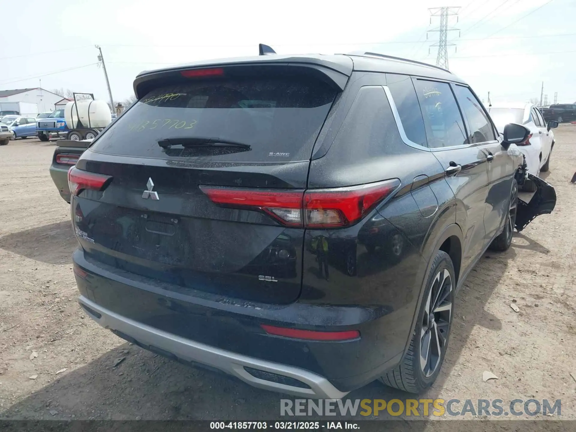4 Photograph of a damaged car JA4J4VA89NZ084990 MITSUBISHI OUTLANDER 2022
