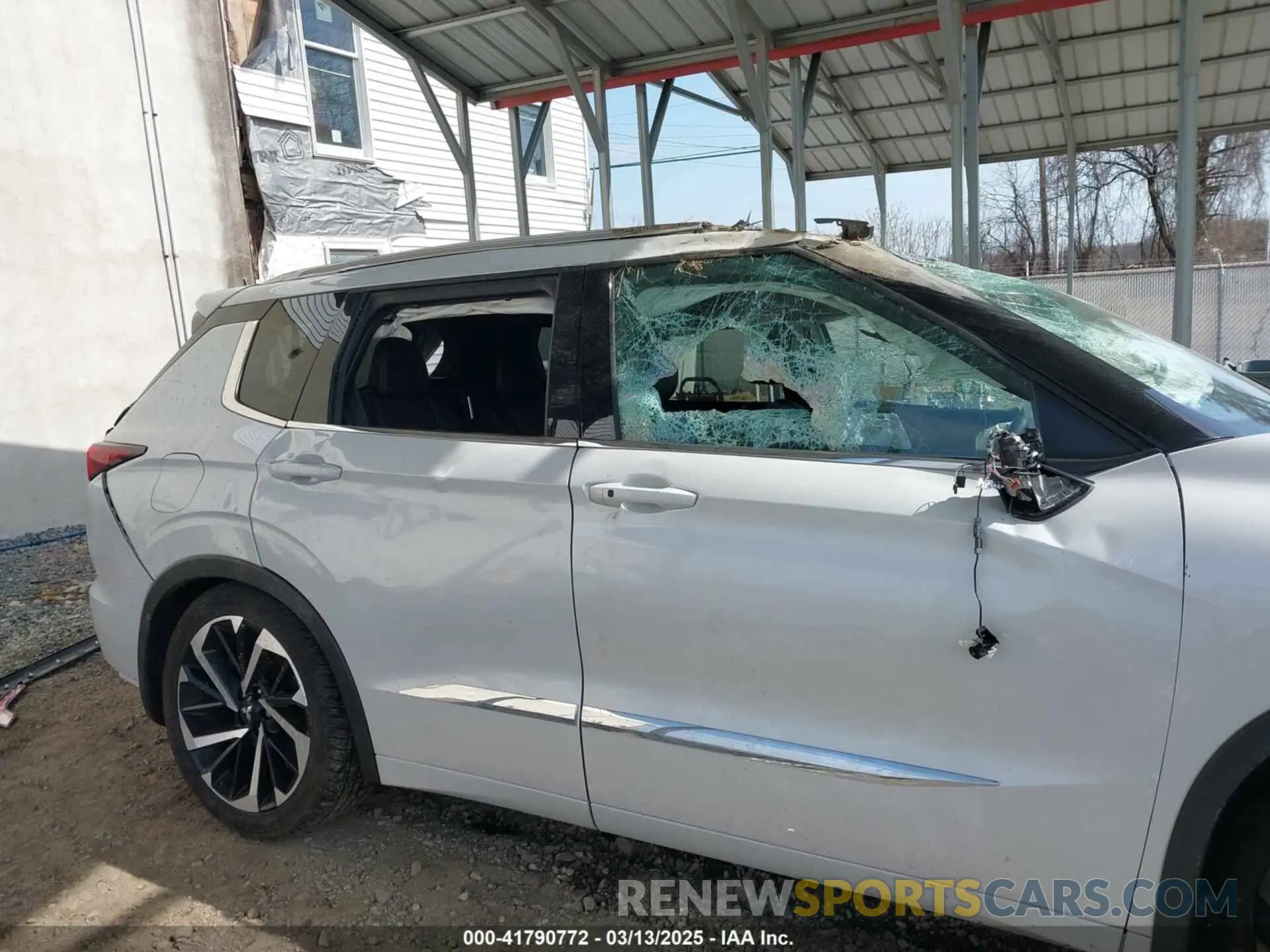 13 Photograph of a damaged car JA4J4VA8XNZ040223 MITSUBISHI OUTLANDER 2022