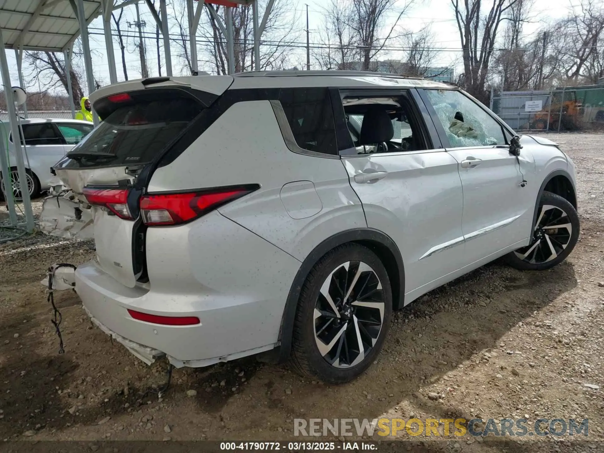 4 Photograph of a damaged car JA4J4VA8XNZ040223 MITSUBISHI OUTLANDER 2022