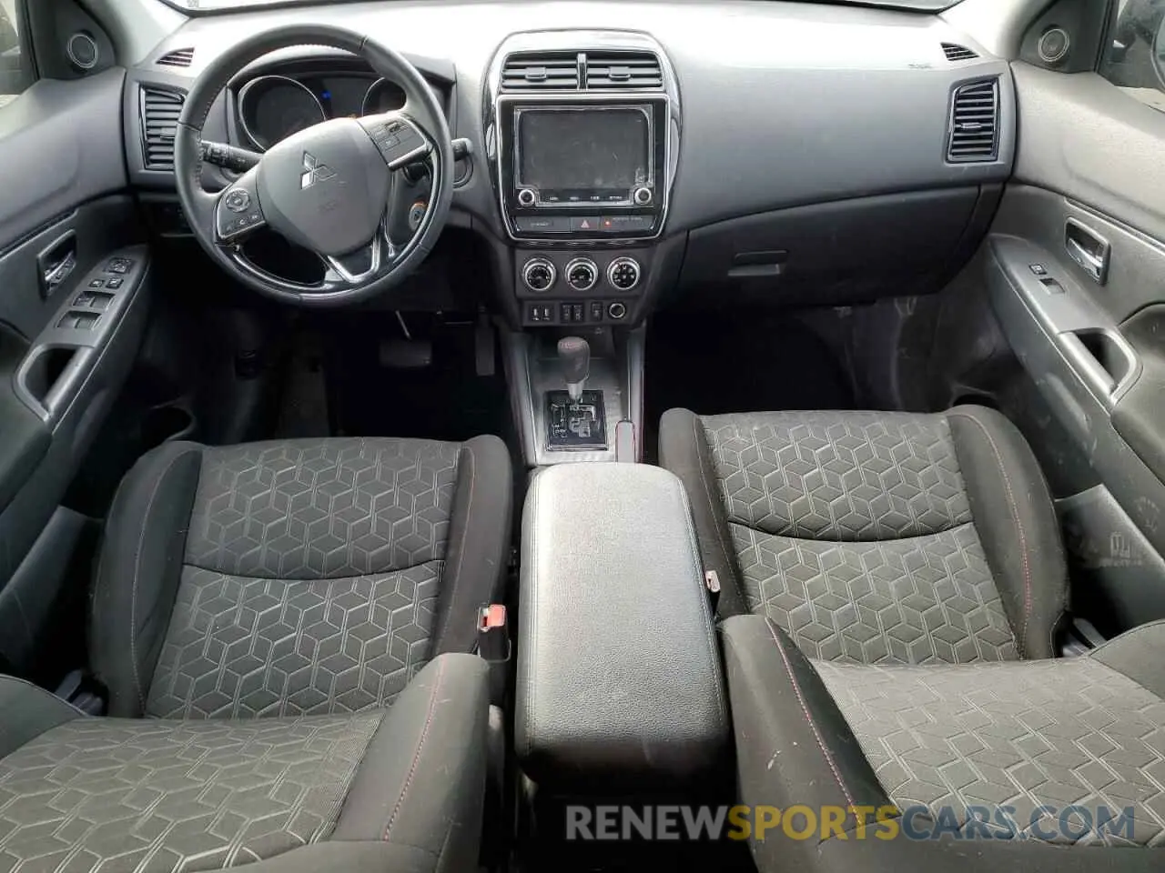 8 Фотография поврежденного автомобиля JA4ARUAU5PU003850 MITSUBISHI OUTLANDER 2023