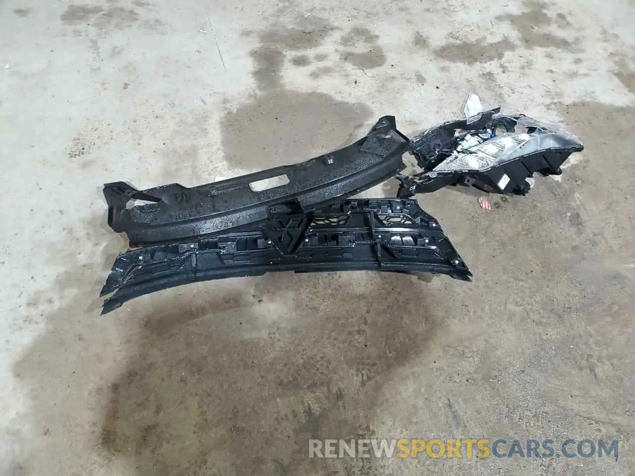 13 Photograph of a damaged car JA4ARUAU9PU012079 MITSUBISHI OUTLANDER 2023