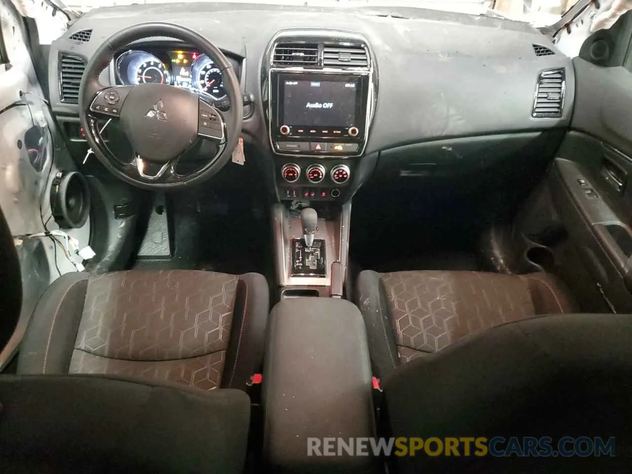 8 Фотография поврежденного автомобиля JA4ARUAU9PU013555 MITSUBISHI OUTLANDER 2023