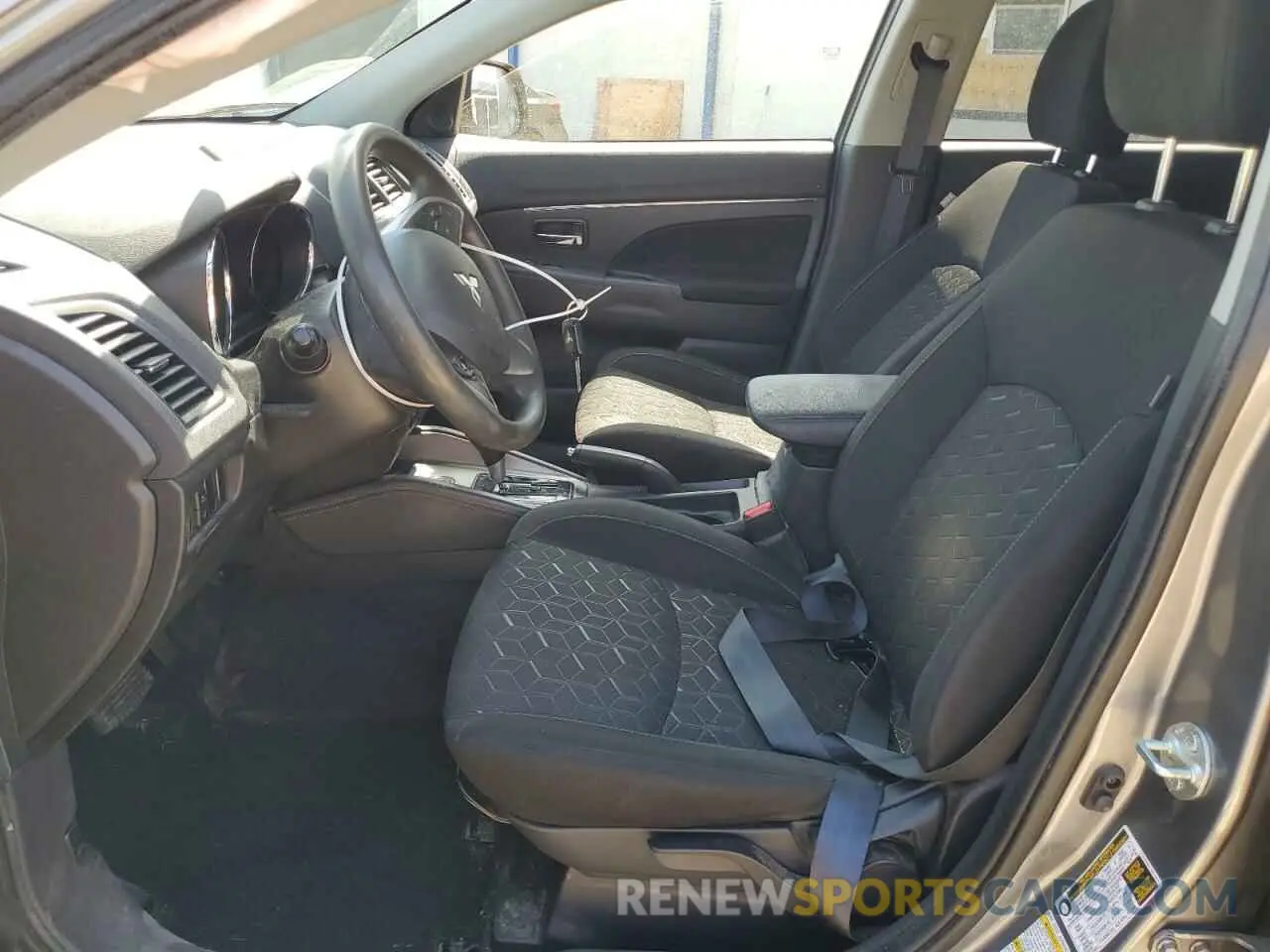 7 Фотография поврежденного автомобиля JA4ARUAUXPU012365 MITSUBISHI OUTLANDER 2023