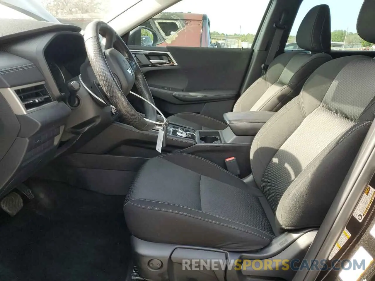 7 Фотография поврежденного автомобиля JA4J3TA81PZ045837 MITSUBISHI OUTLANDER 2023