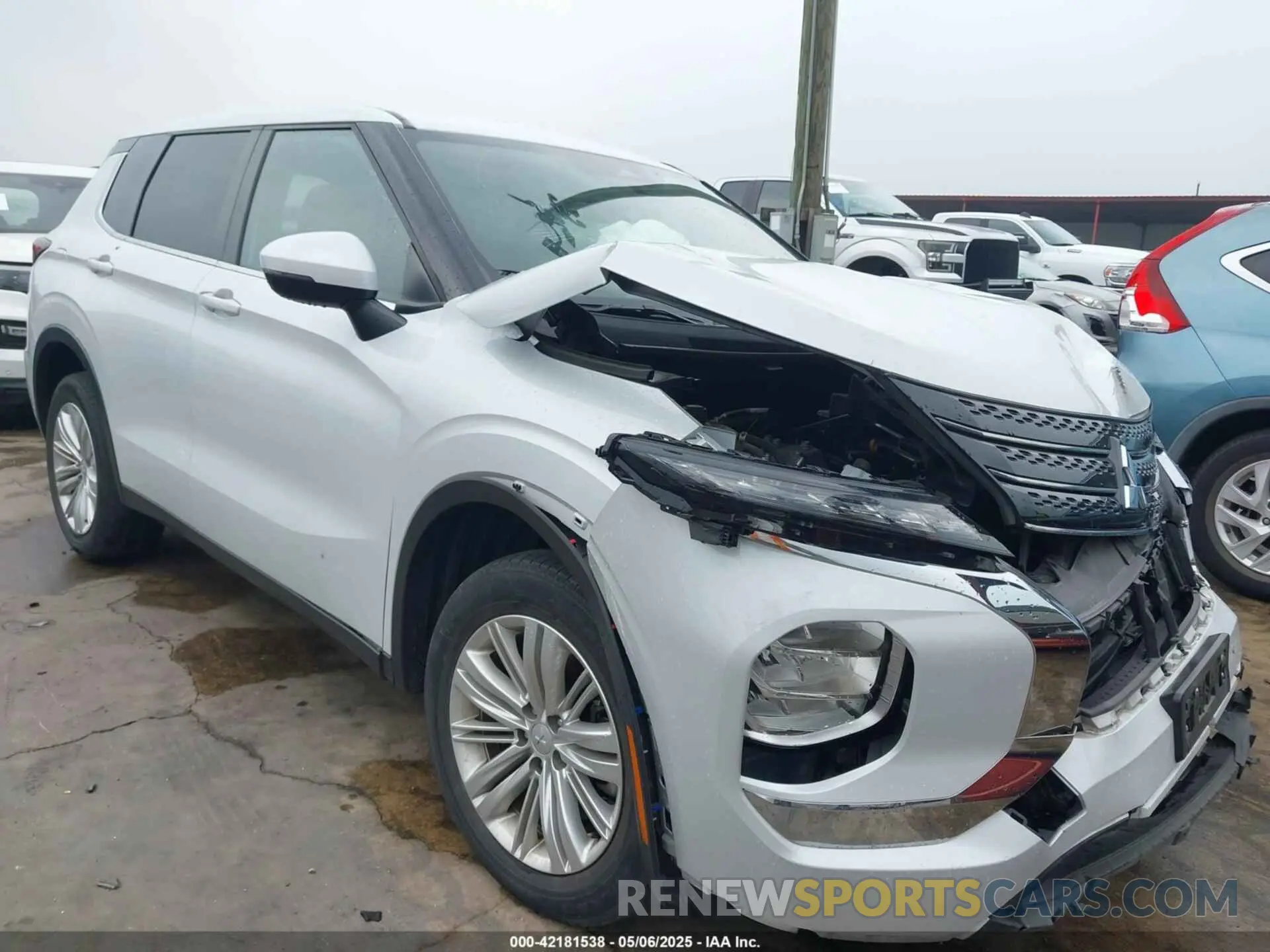 1 Фотография поврежденного автомобиля JA4J3TA8XPZ010519 MITSUBISHI OUTLANDER 2023