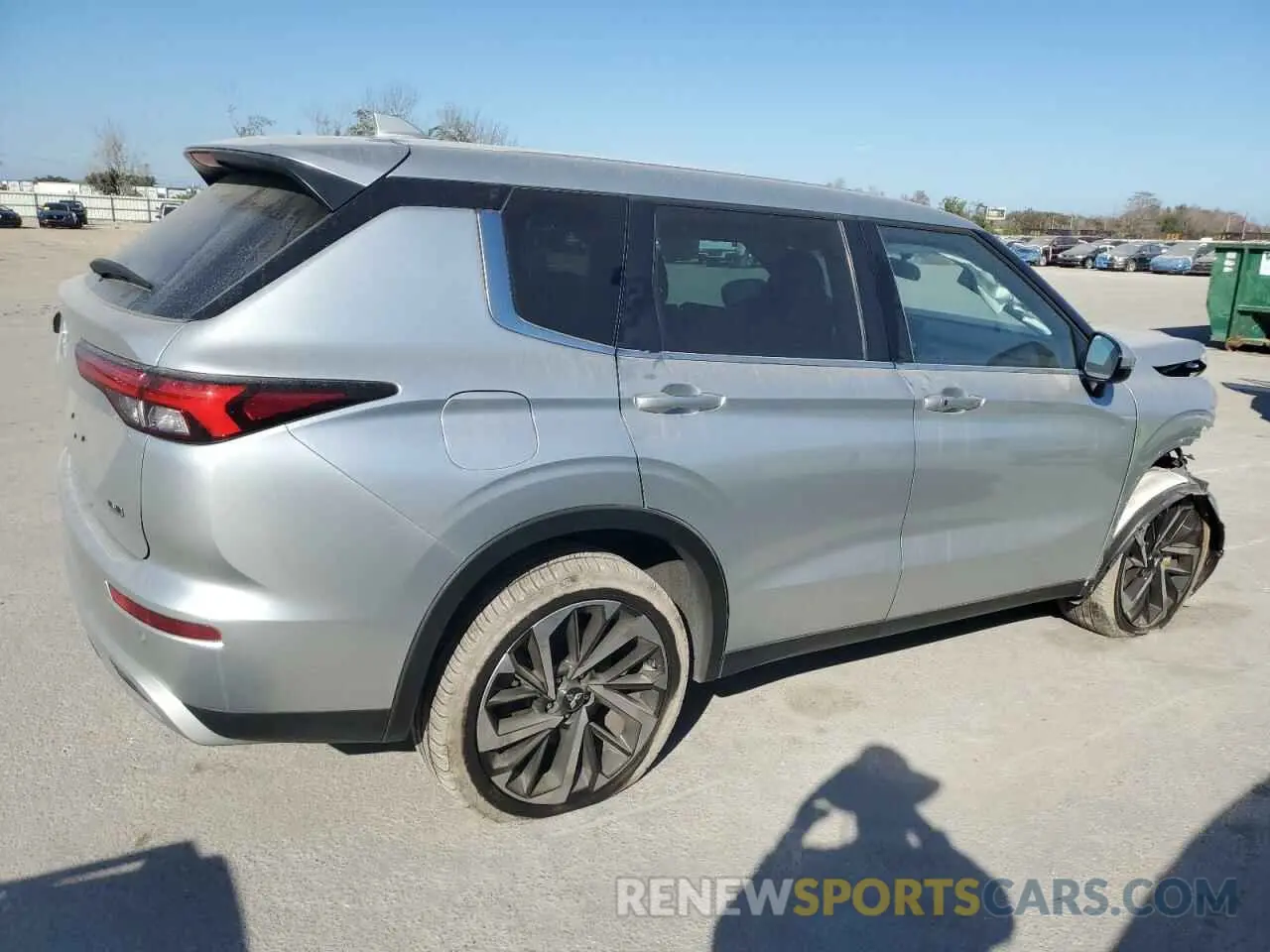 3 Фотография поврежденного автомобиля JA4J3UA80PZ026735 MITSUBISHI OUTLANDER 2023