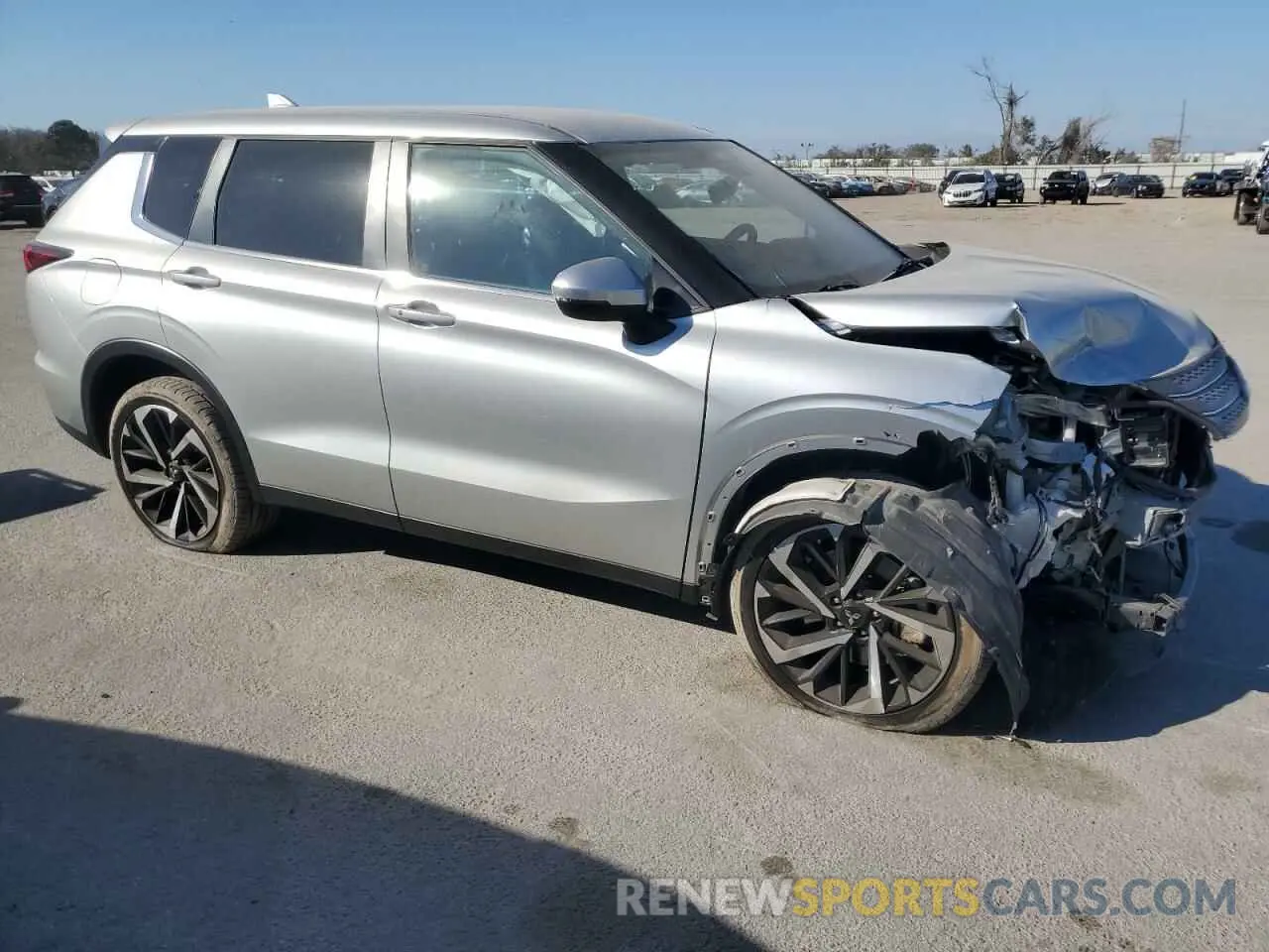 4 Фотография поврежденного автомобиля JA4J3UA80PZ026735 MITSUBISHI OUTLANDER 2023