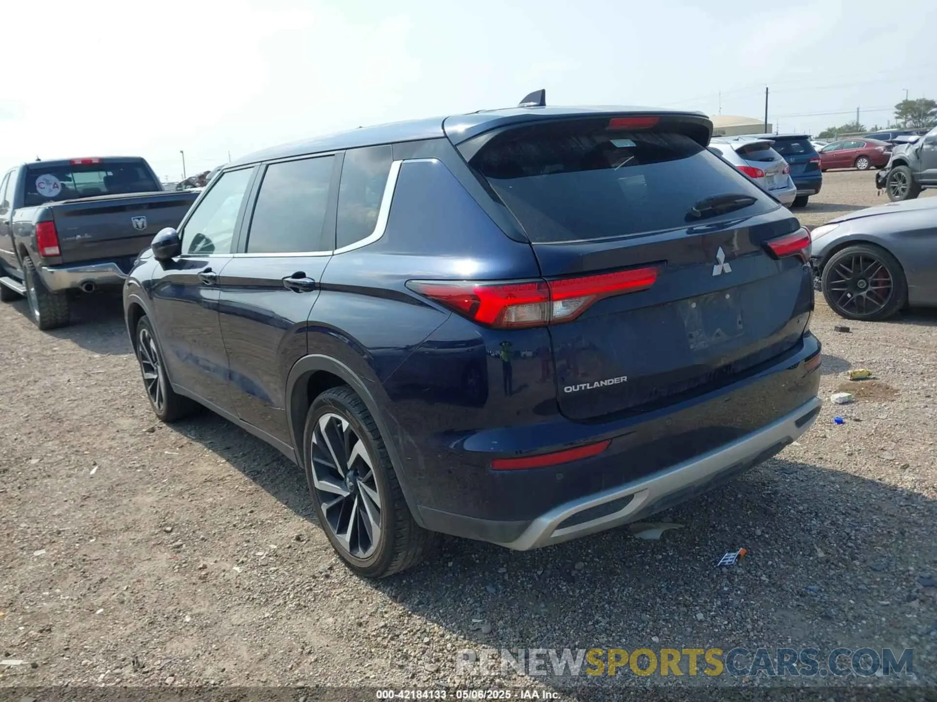 3 Photograph of a damaged car JA4J3UA81PZ022614 MITSUBISHI OUTLANDER 2023
