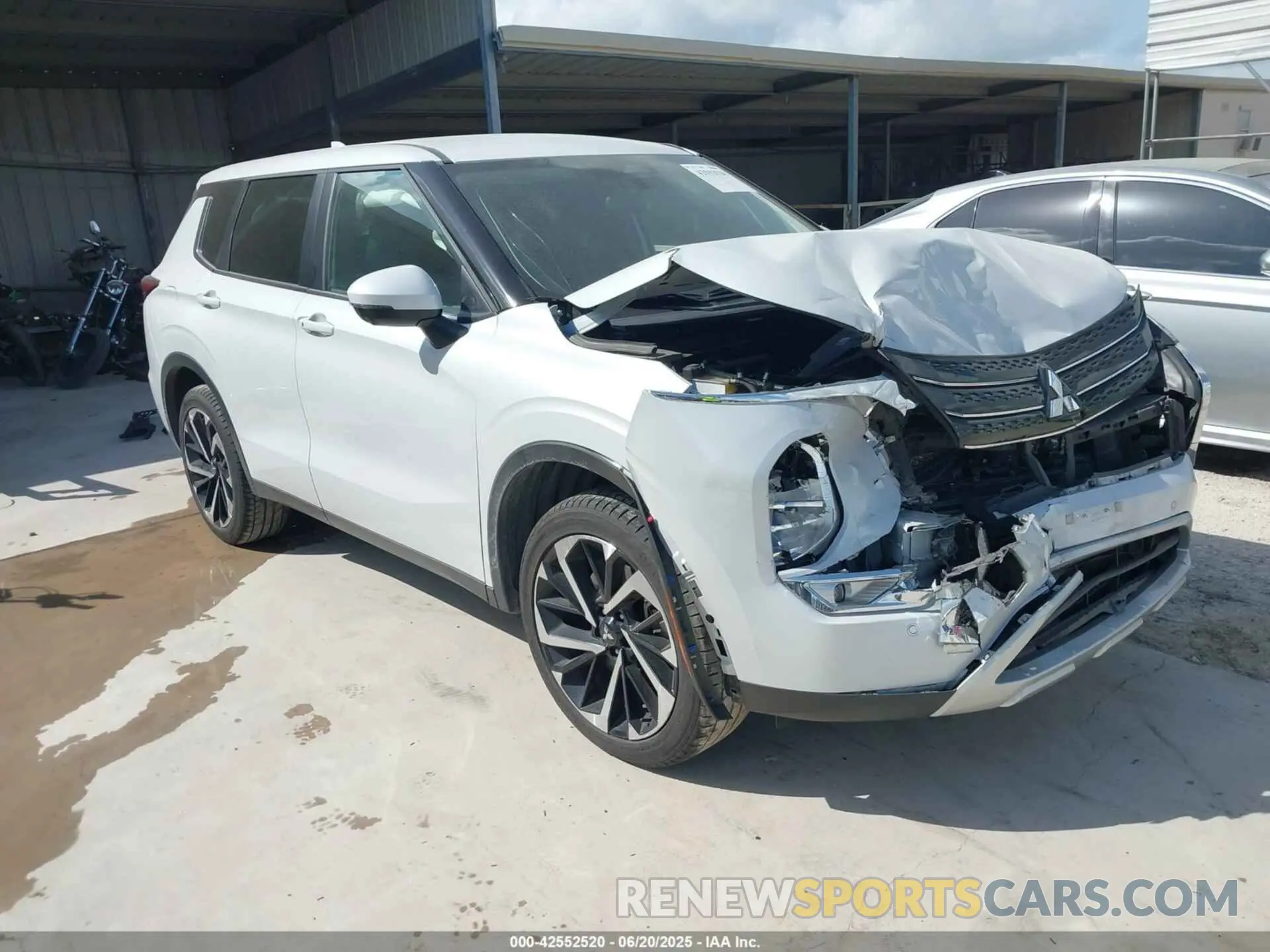 1 Фотография поврежденного автомобиля JA4J3UA81PZ034018 MITSUBISHI OUTLANDER 2023