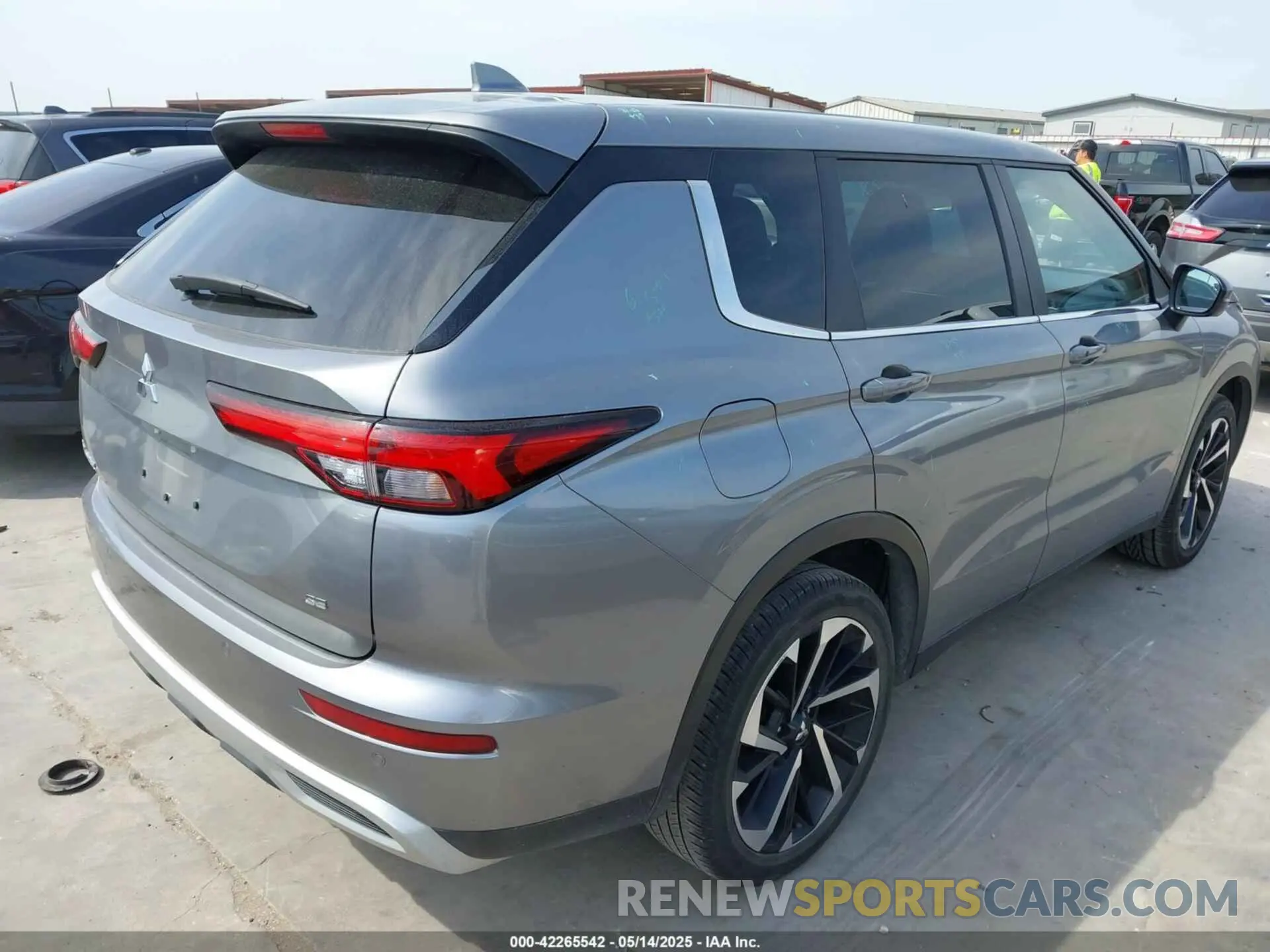 4 Photograph of a damaged car JA4J3UA81PZ051319 MITSUBISHI OUTLANDER 2023