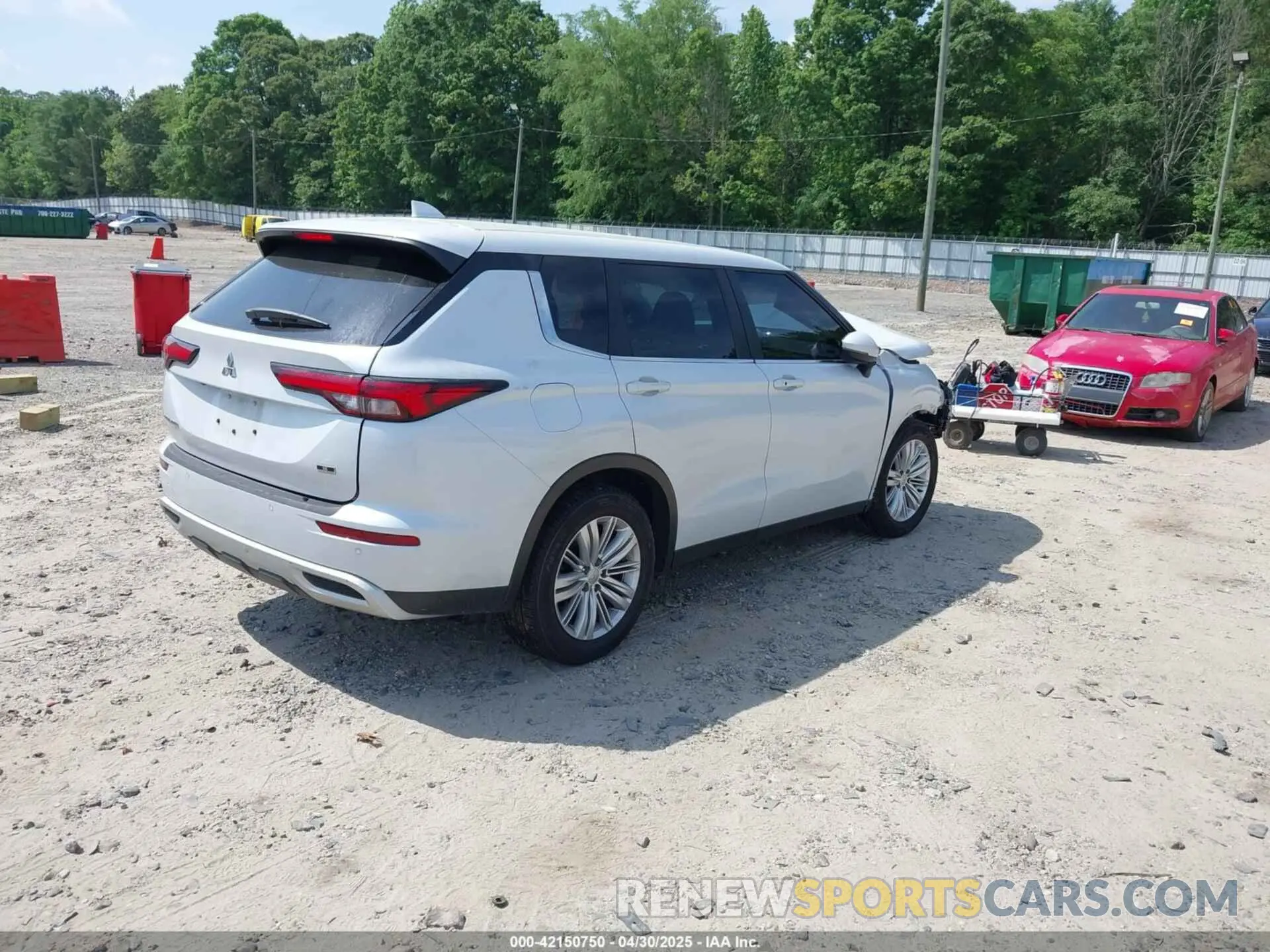 4 Фотография поврежденного автомобиля JA4J3UA82PZ025246 MITSUBISHI OUTLANDER 2023