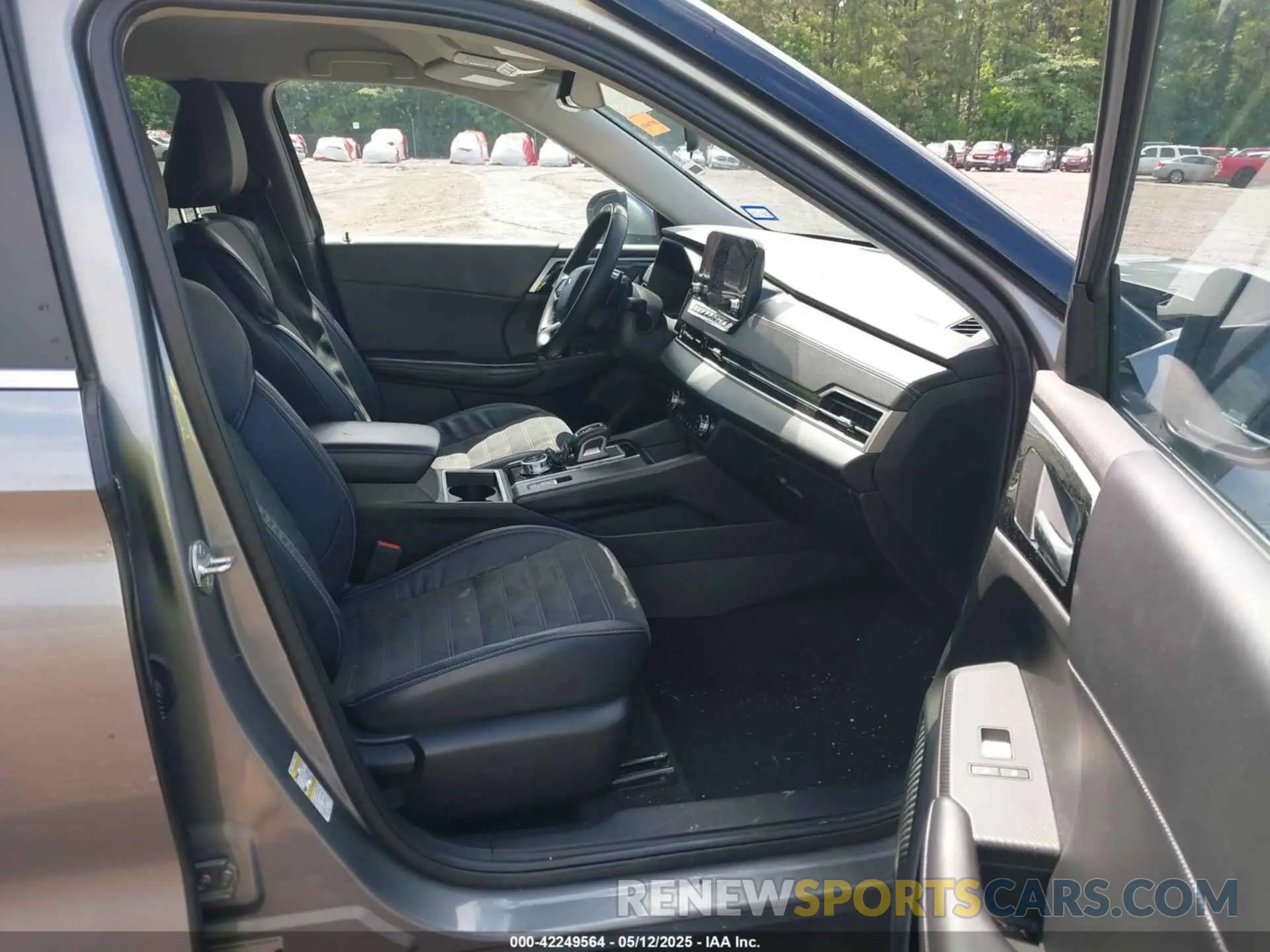 5 Photograph of a damaged car JA4J3UA86PZ051185 MITSUBISHI OUTLANDER 2023