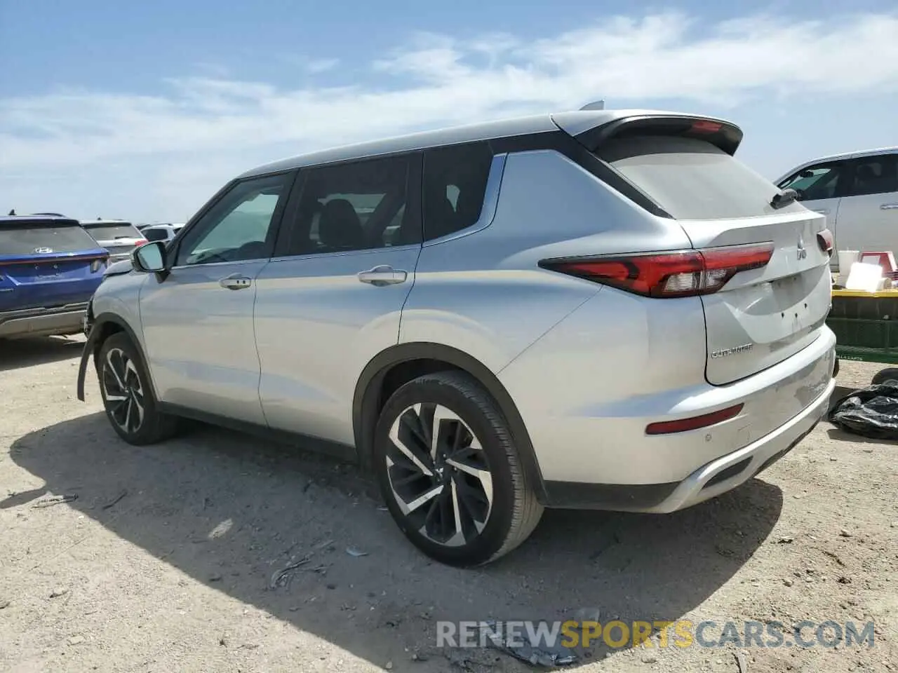 2 Фотография поврежденного автомобиля JA4J3UA87PZ057867 MITSUBISHI OUTLANDER 2023