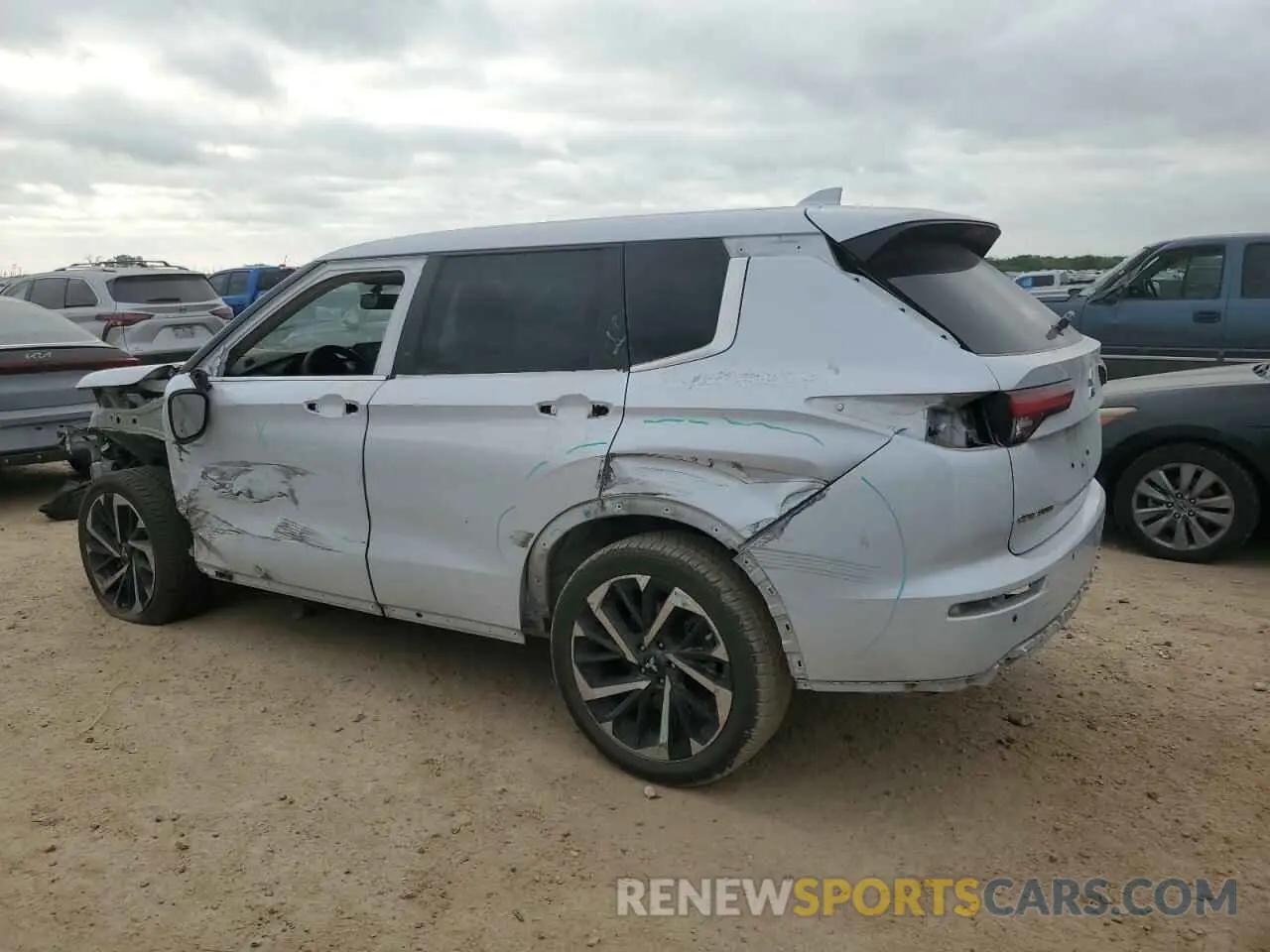 2 Фотография поврежденного автомобиля JA4J3UA89PZ024126 MITSUBISHI OUTLANDER 2023