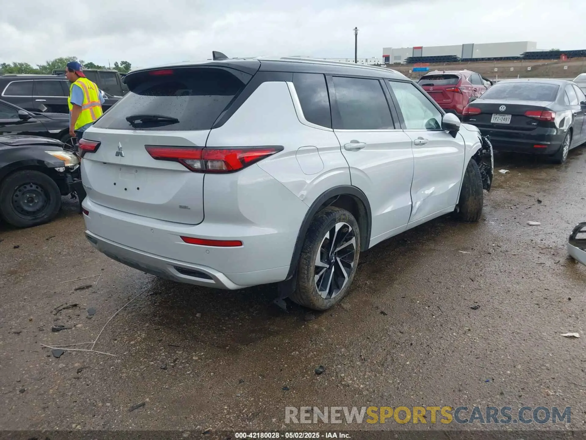 4 Photograph of a damaged car JA4J3VA80PZ022027 MITSUBISHI OUTLANDER 2023