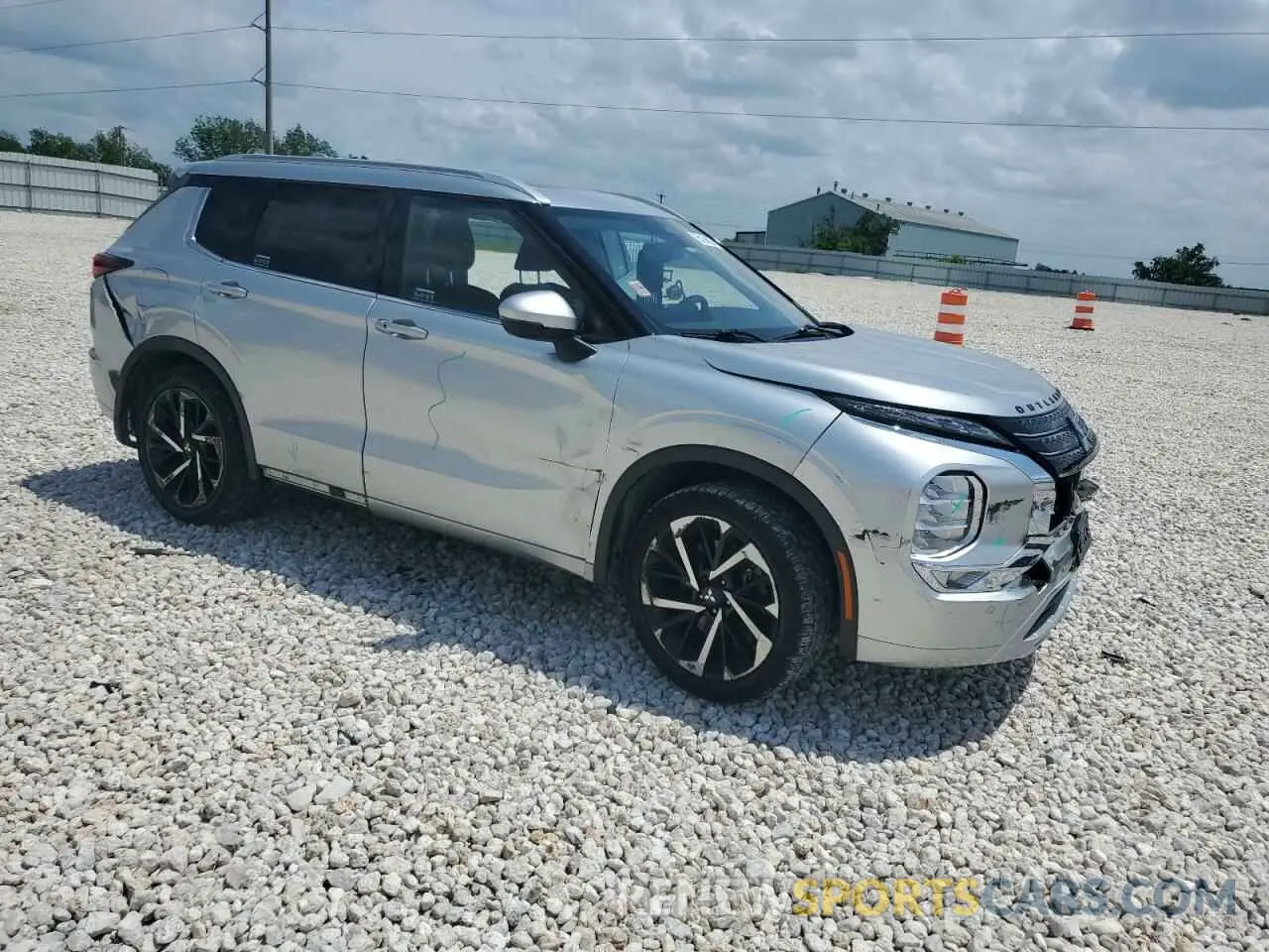 4 Photograph of a damaged car JA4J3VA81PZ043081 MITSUBISHI OUTLANDER 2023