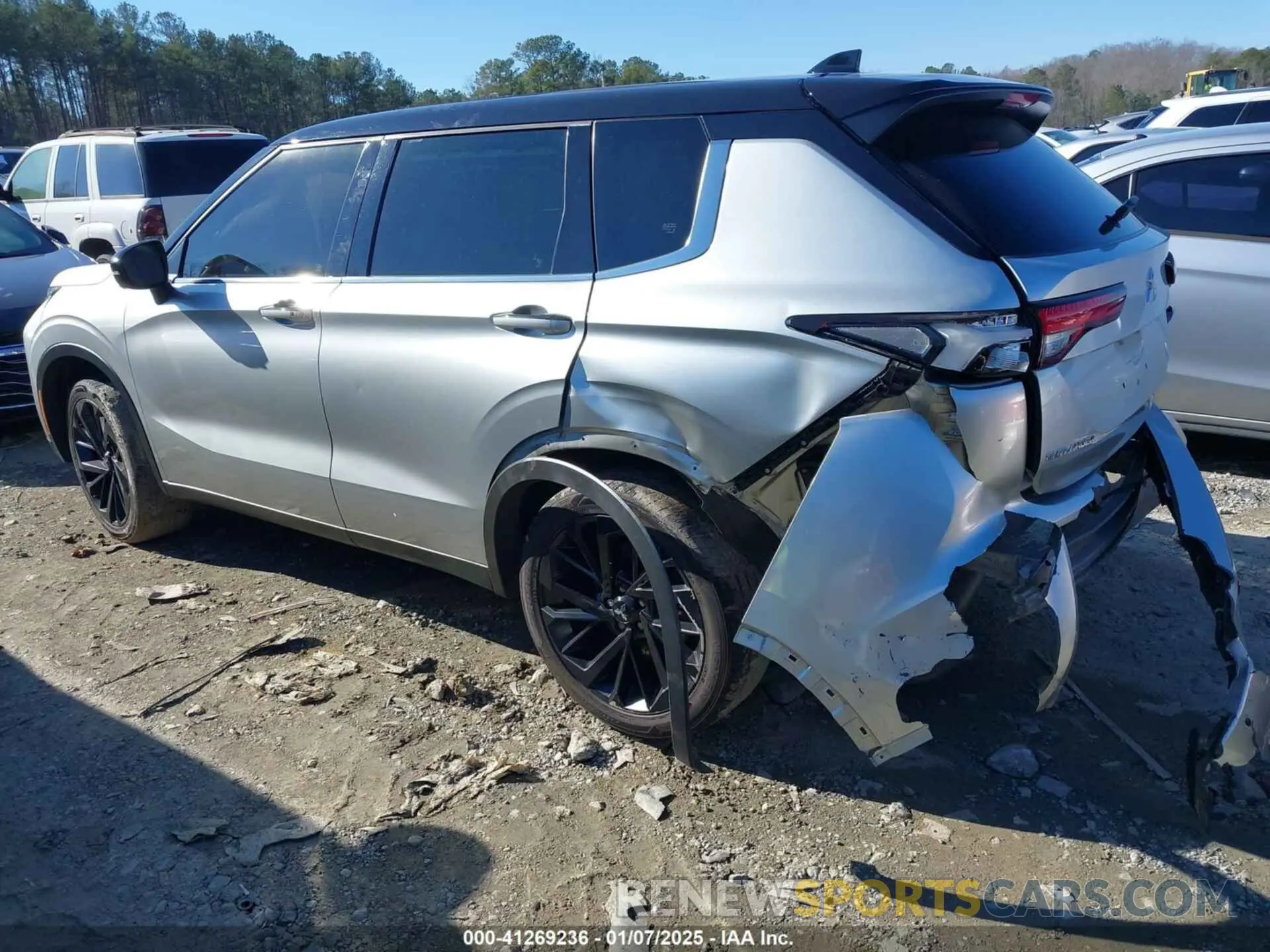 3 Фотография поврежденного автомобиля JA4J3VA84PZ007904 MITSUBISHI OUTLANDER 2023