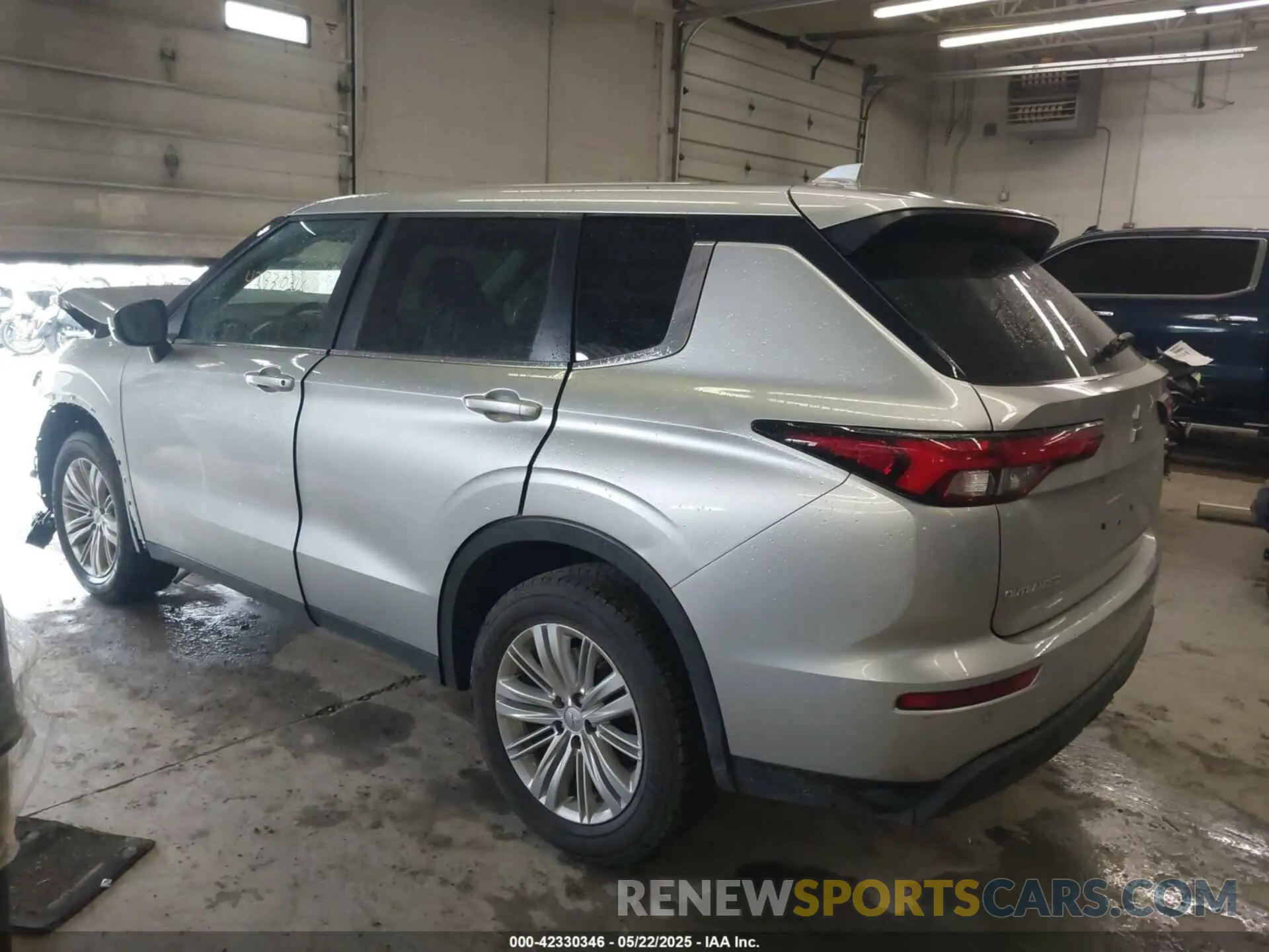 3 Photograph of a damaged car JA4J4TA88PZ015540 MITSUBISHI OUTLANDER 2023