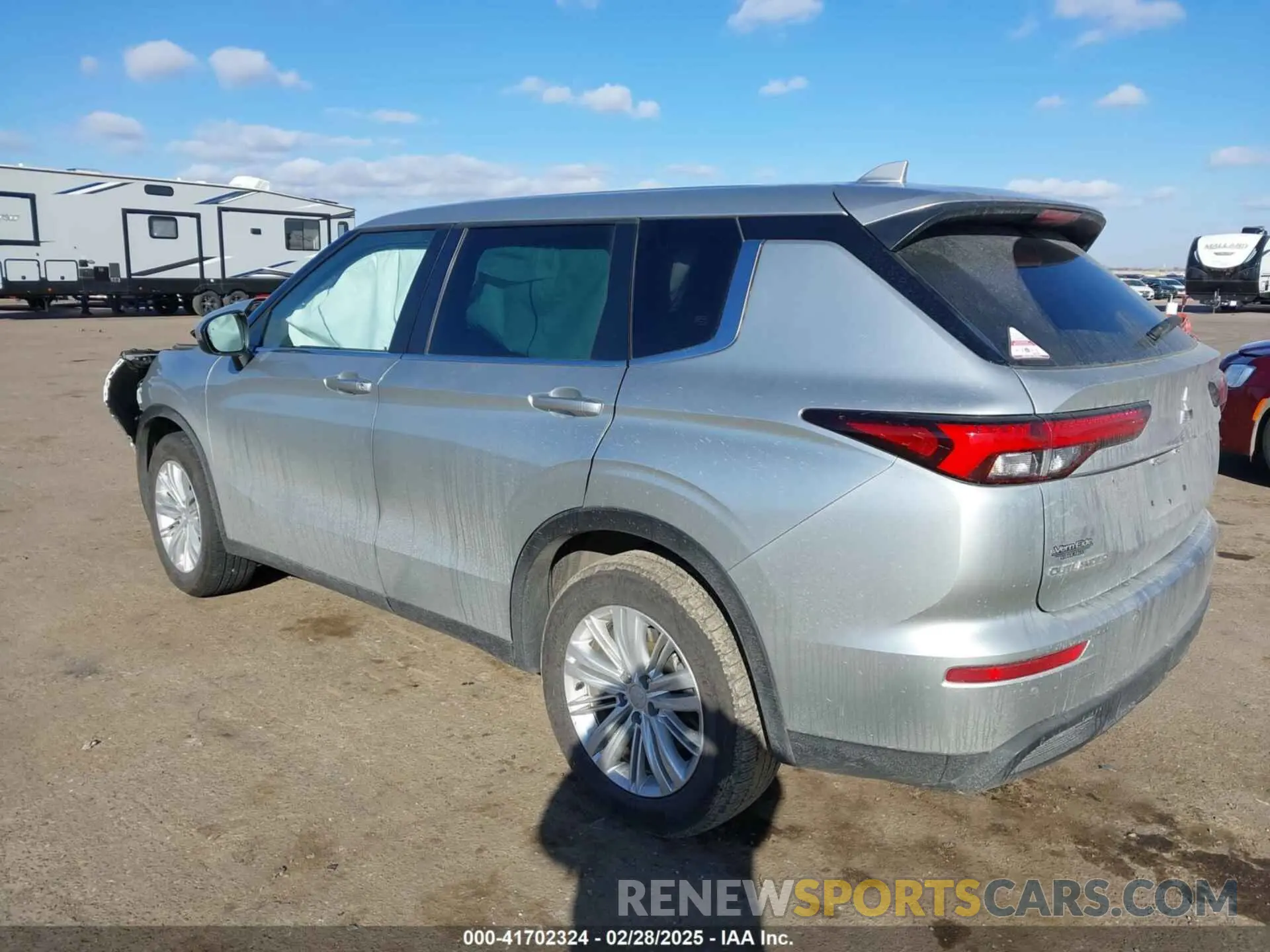 3 Photograph of a damaged car JA4J4TA89PZ027972 MITSUBISHI OUTLANDER 2023