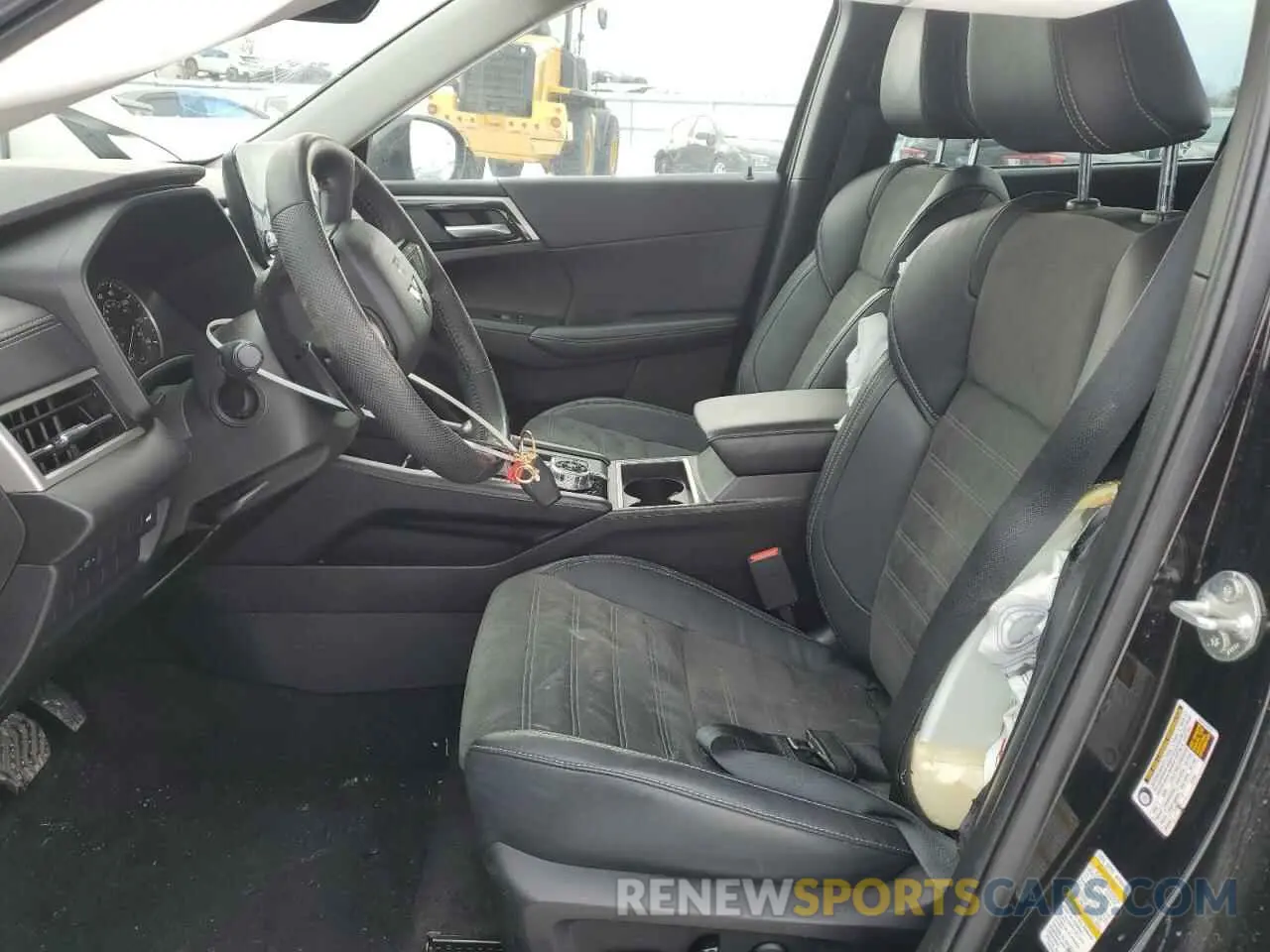 7 Фотография поврежденного автомобиля JA4J4UA80PZ051650 MITSUBISHI OUTLANDER 2023