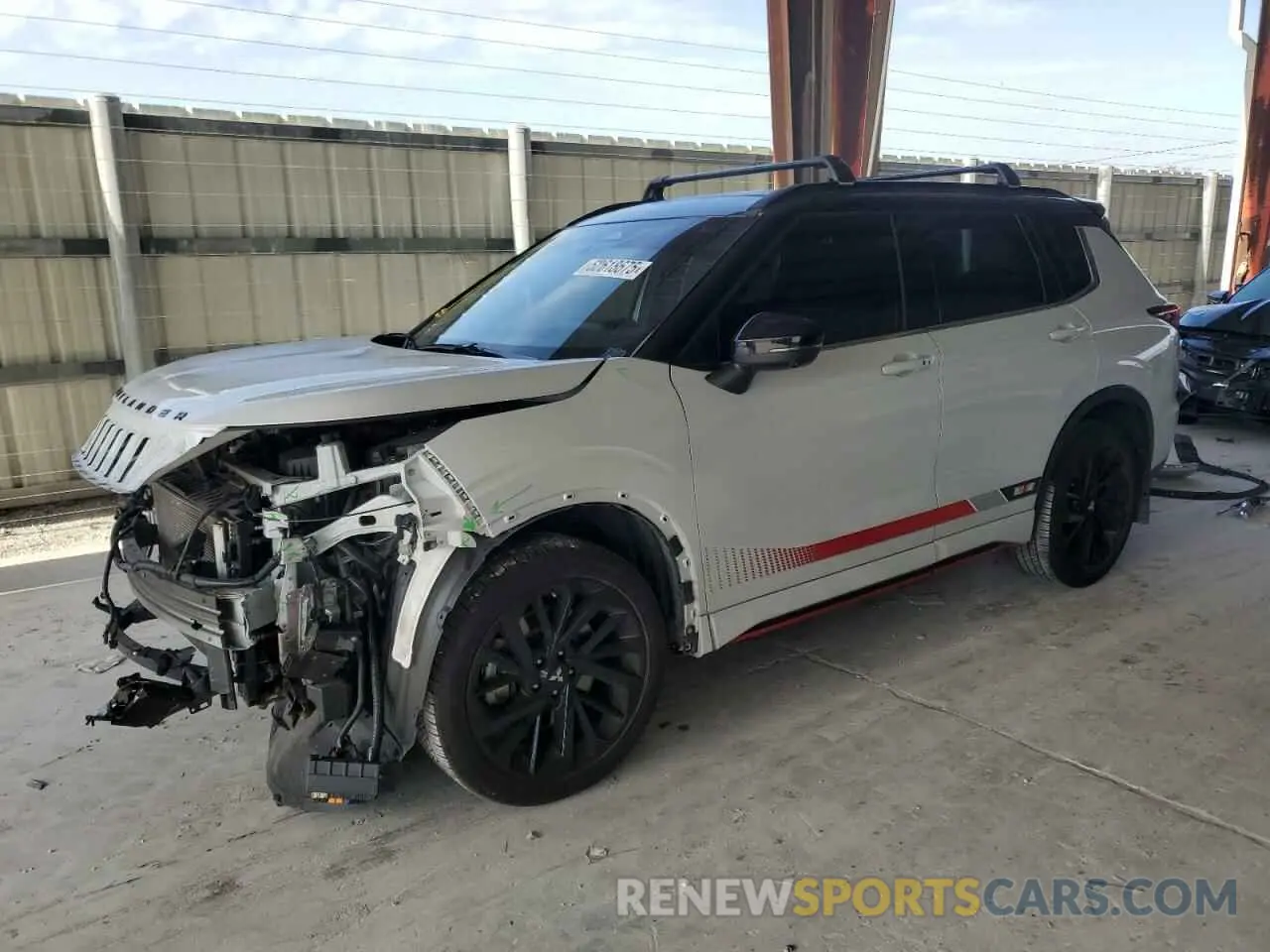 1 Фотография поврежденного автомобиля JA4J4UA81PZ047428 MITSUBISHI OUTLANDER 2023