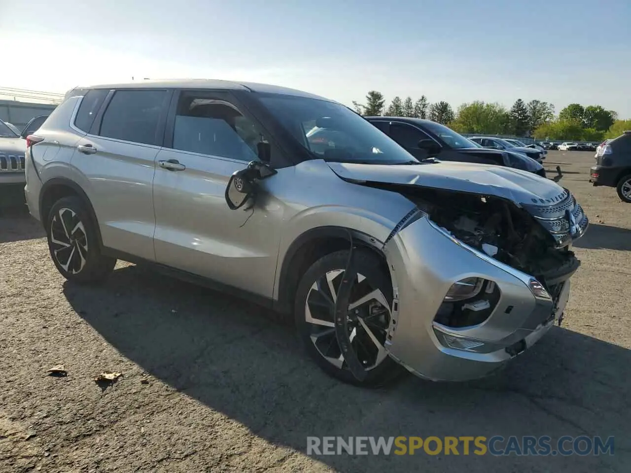 4 Photograph of a damaged car JA4J4UA83PZ008128 MITSUBISHI OUTLANDER 2023