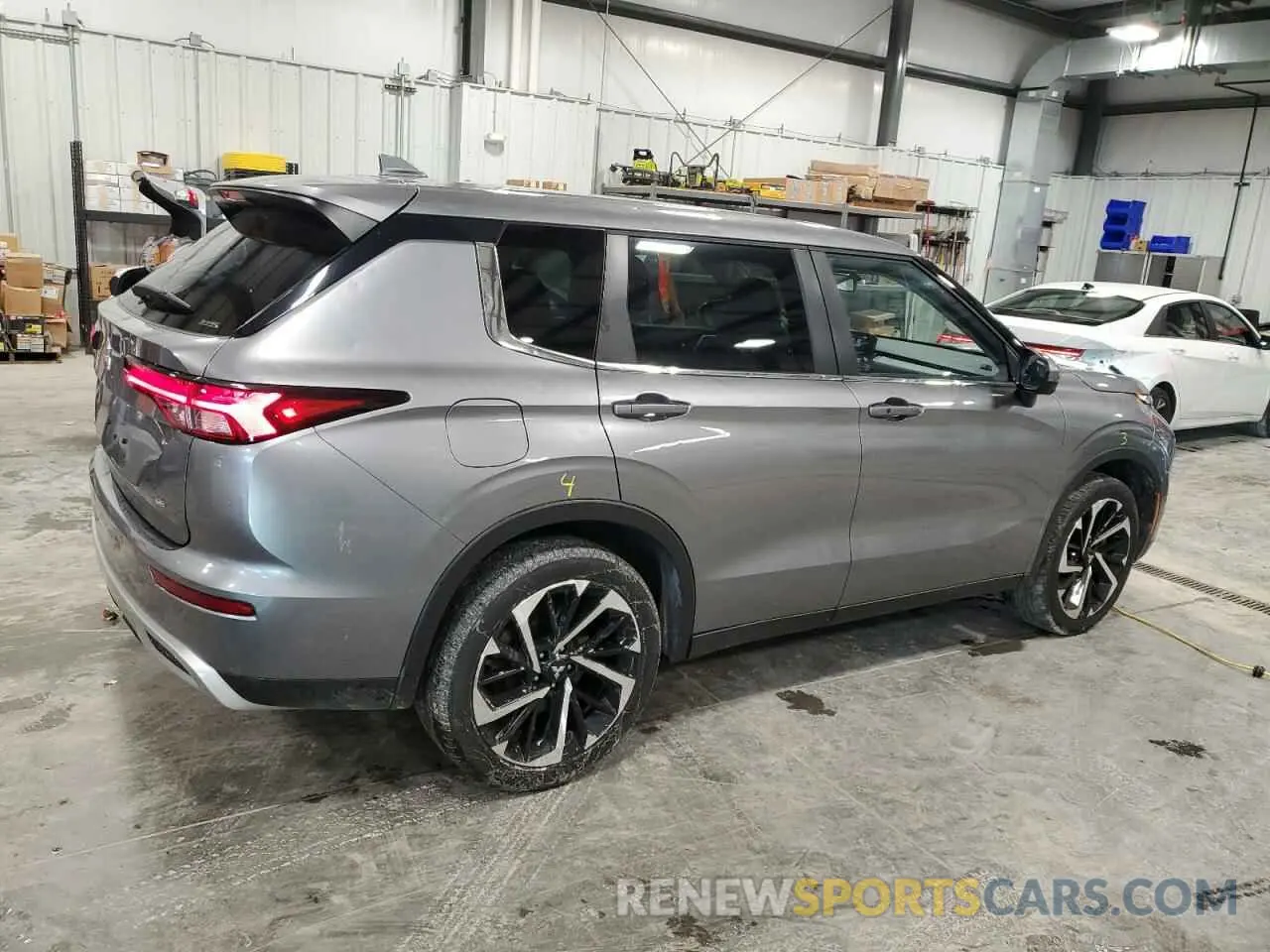 3 Photograph of a damaged car JA4J4UA84PZ016853 MITSUBISHI OUTLANDER 2023