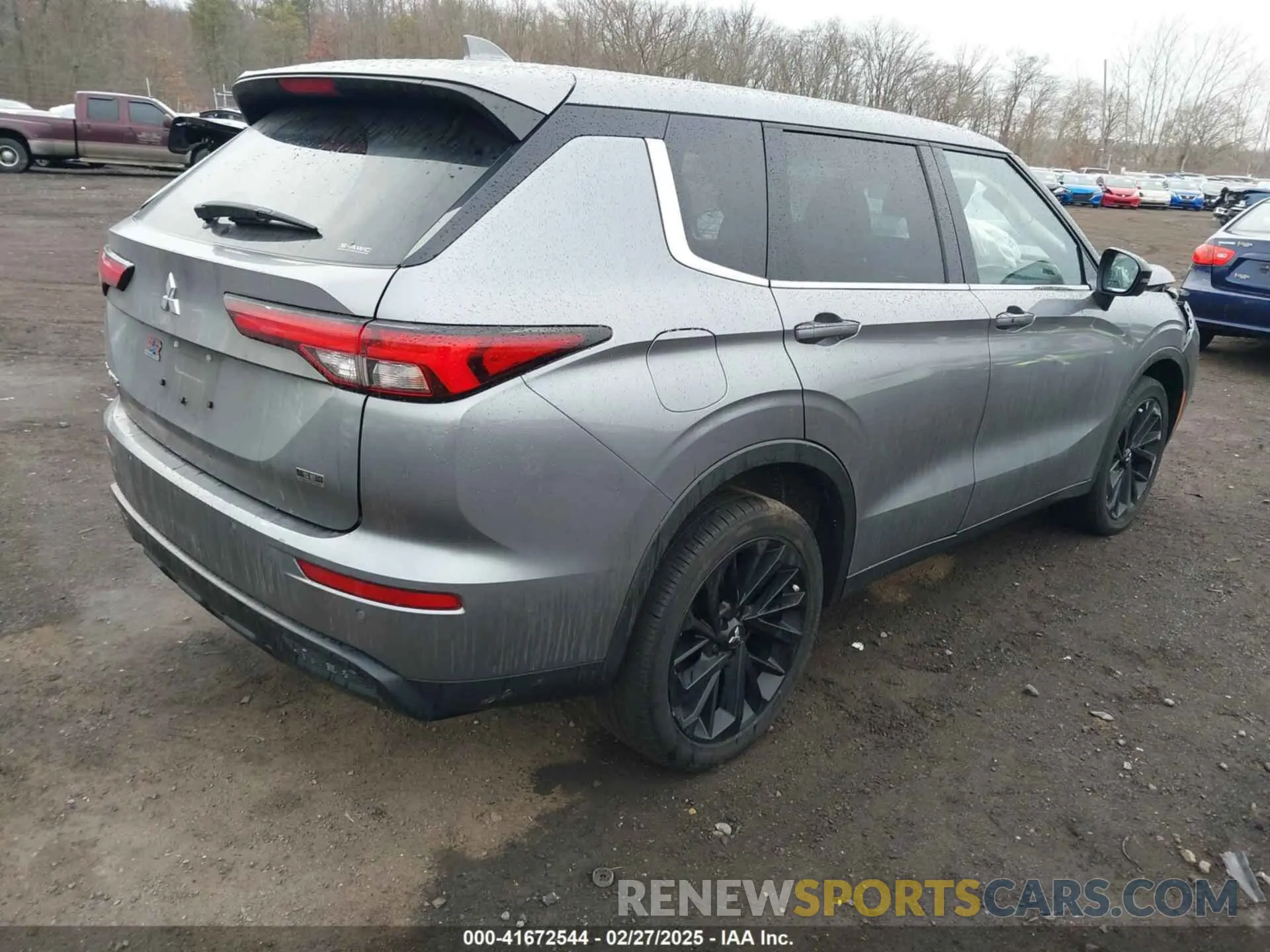 4 Фотография поврежденного автомобиля JA4J4UA84PZ048010 MITSUBISHI OUTLANDER 2023