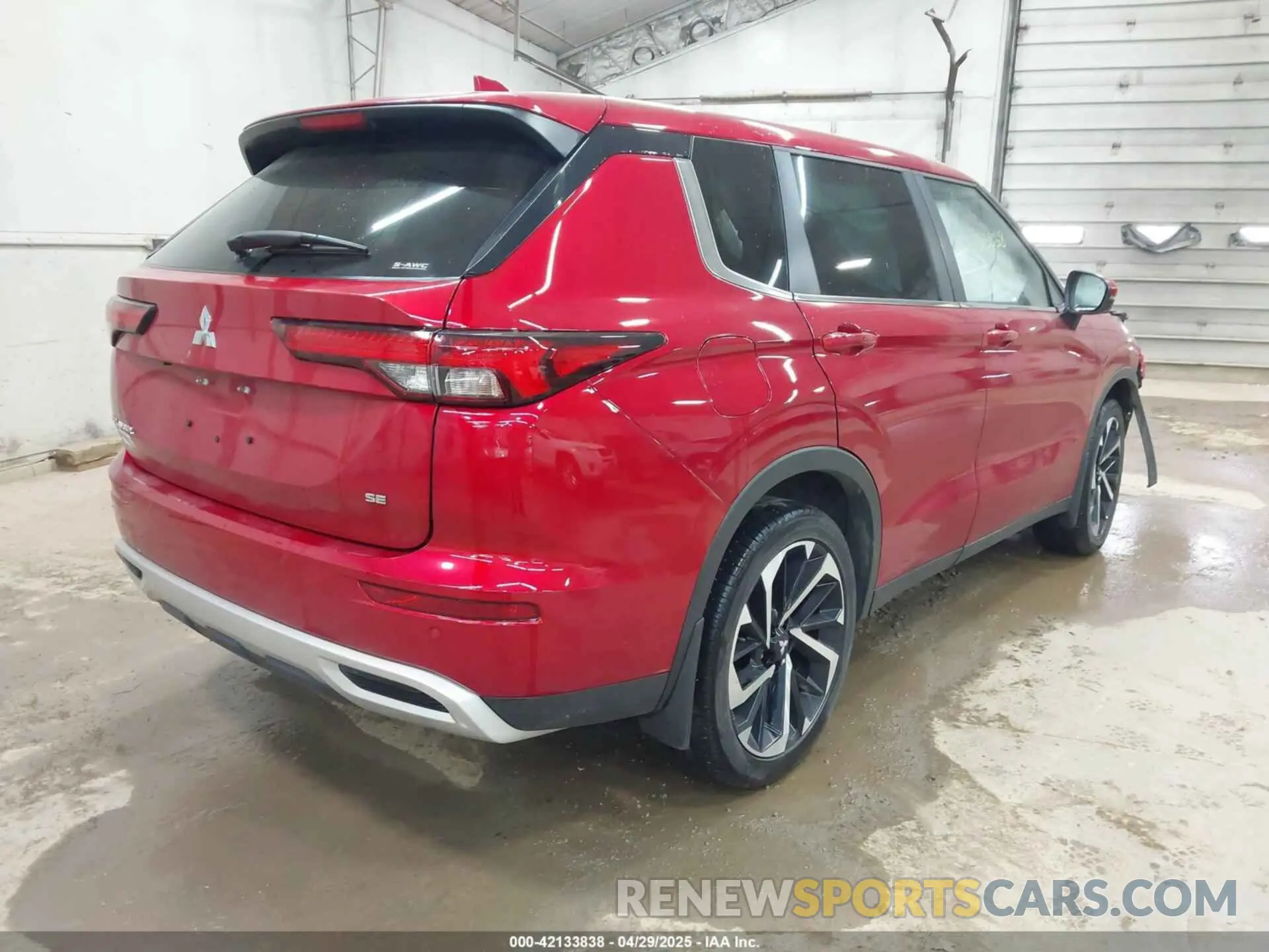 4 Фотография поврежденного автомобиля JA4J4UA86PZ048784 MITSUBISHI OUTLANDER 2023