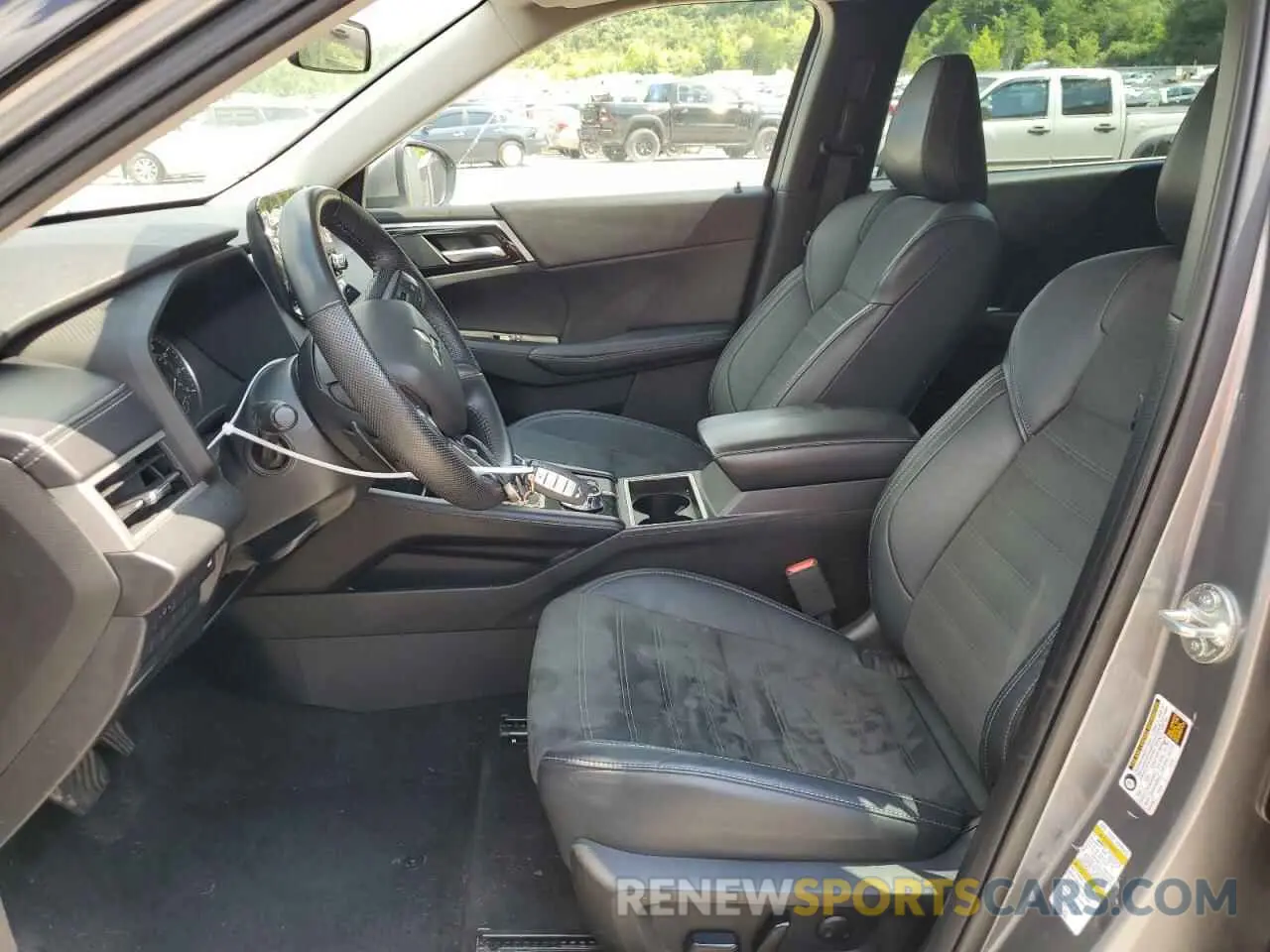 7 Photograph of a damaged car JA4J4UA8XPZ022107 MITSUBISHI OUTLANDER 2023